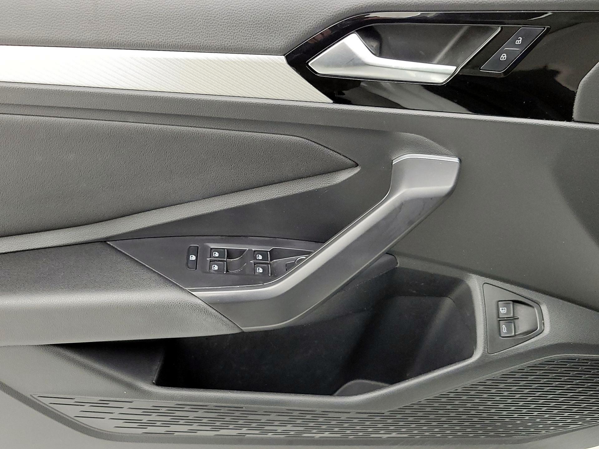 Thumbnail: 2021 Volkswagen Jetta - 12