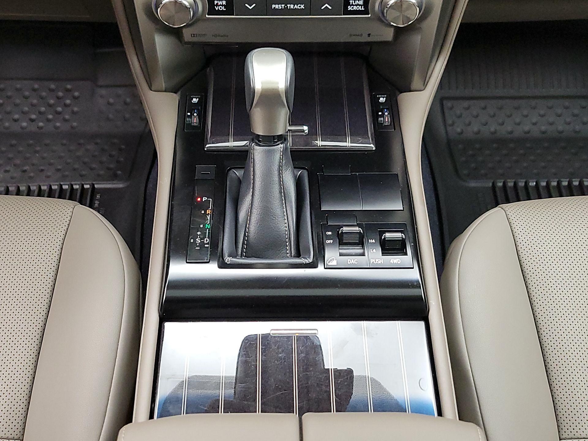 Thumbnail: 2021 Lexus GX - 18