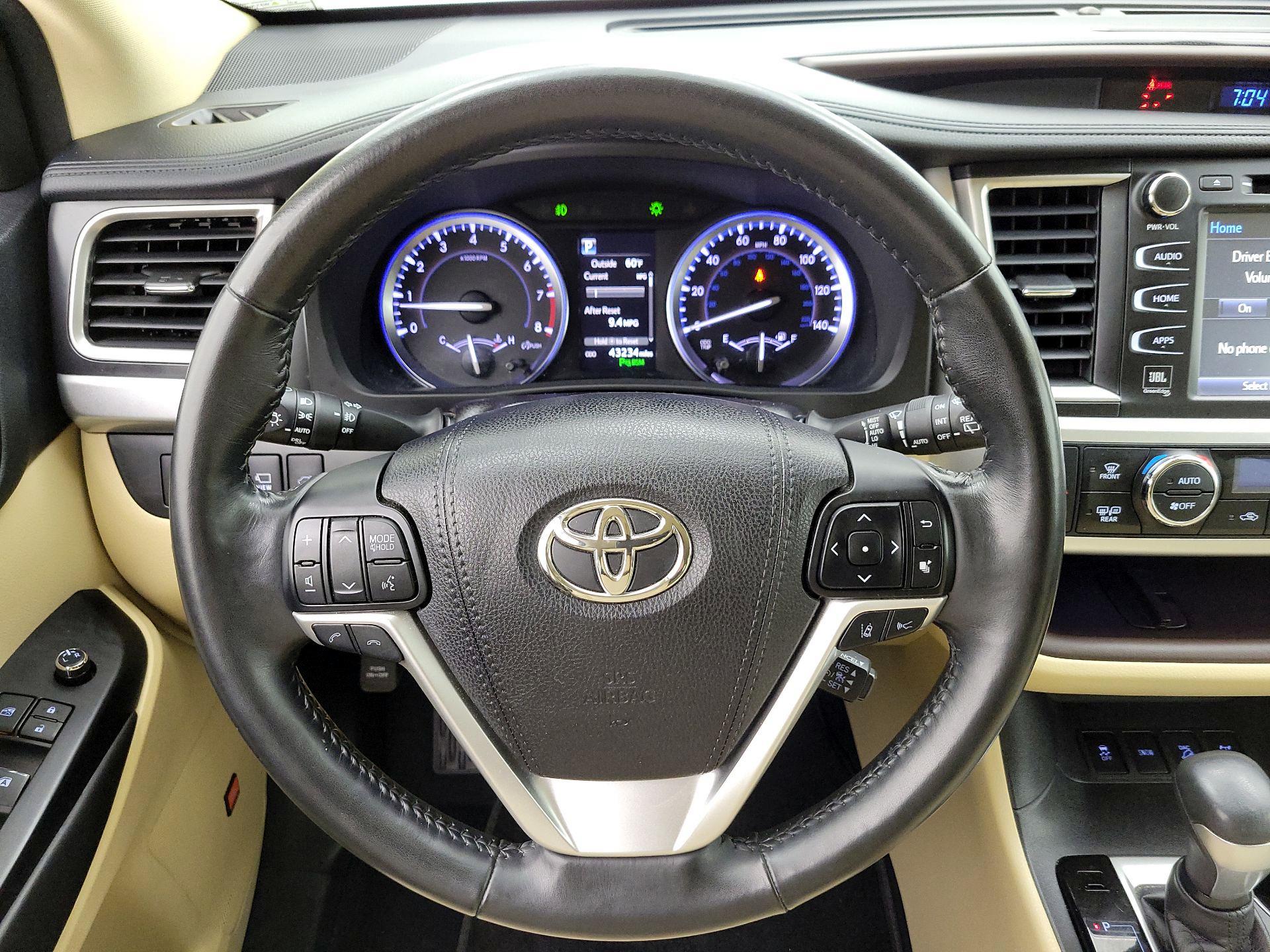 Thumbnail: 2018 Toyota Highlander - 10