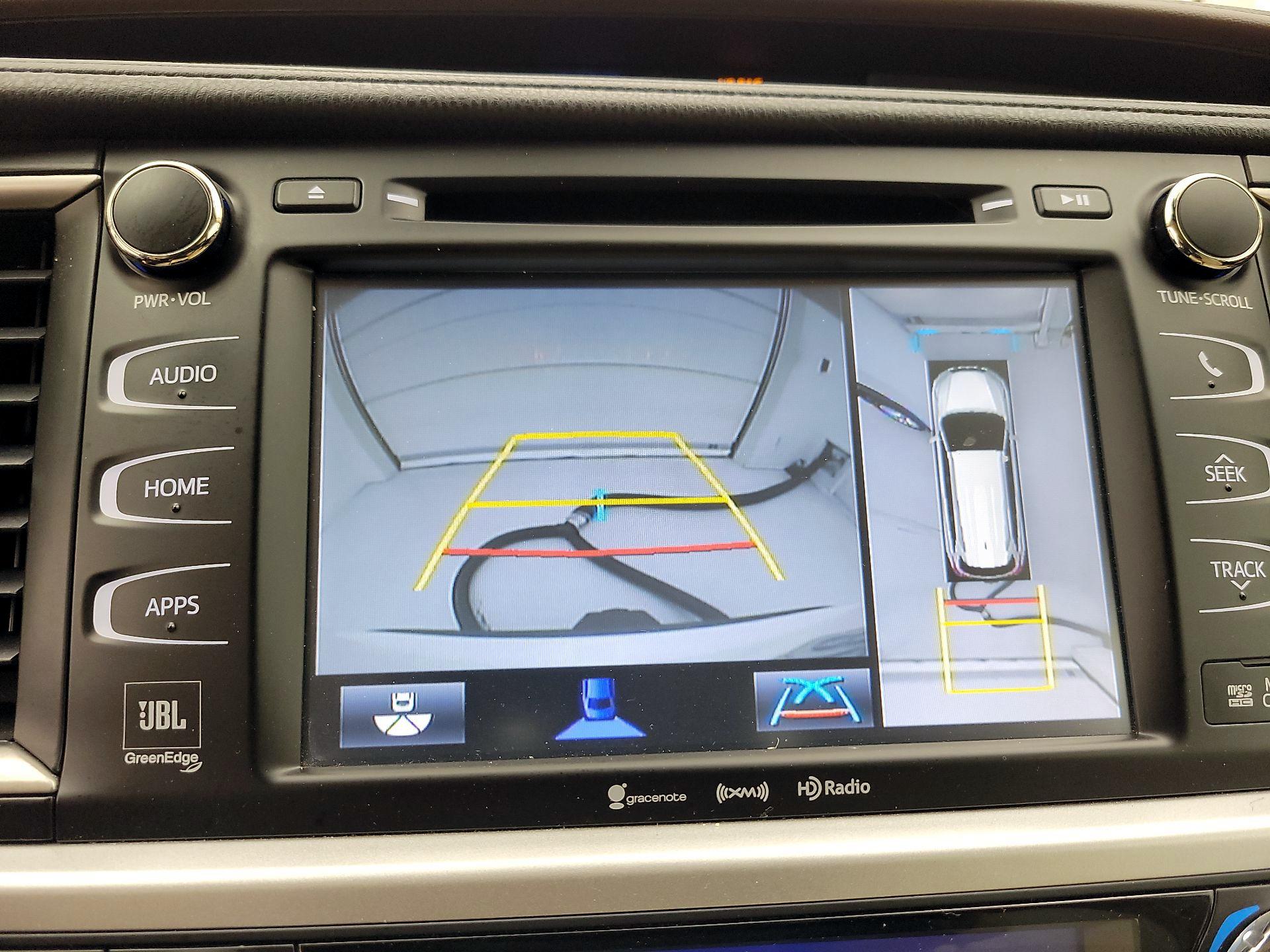 Thumbnail: 2018 Toyota Highlander - 15