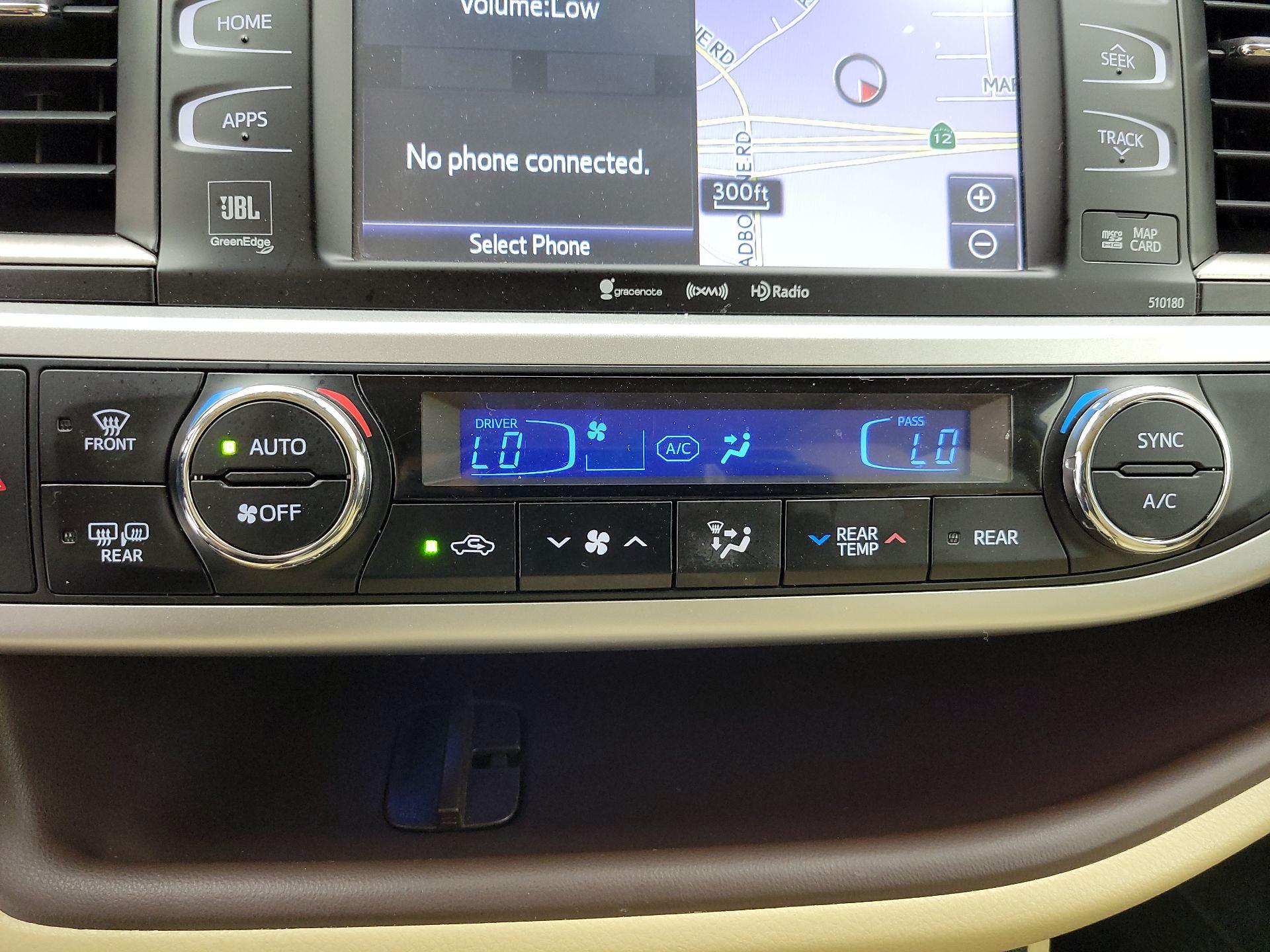 Thumbnail: 2018 Toyota Highlander - 17