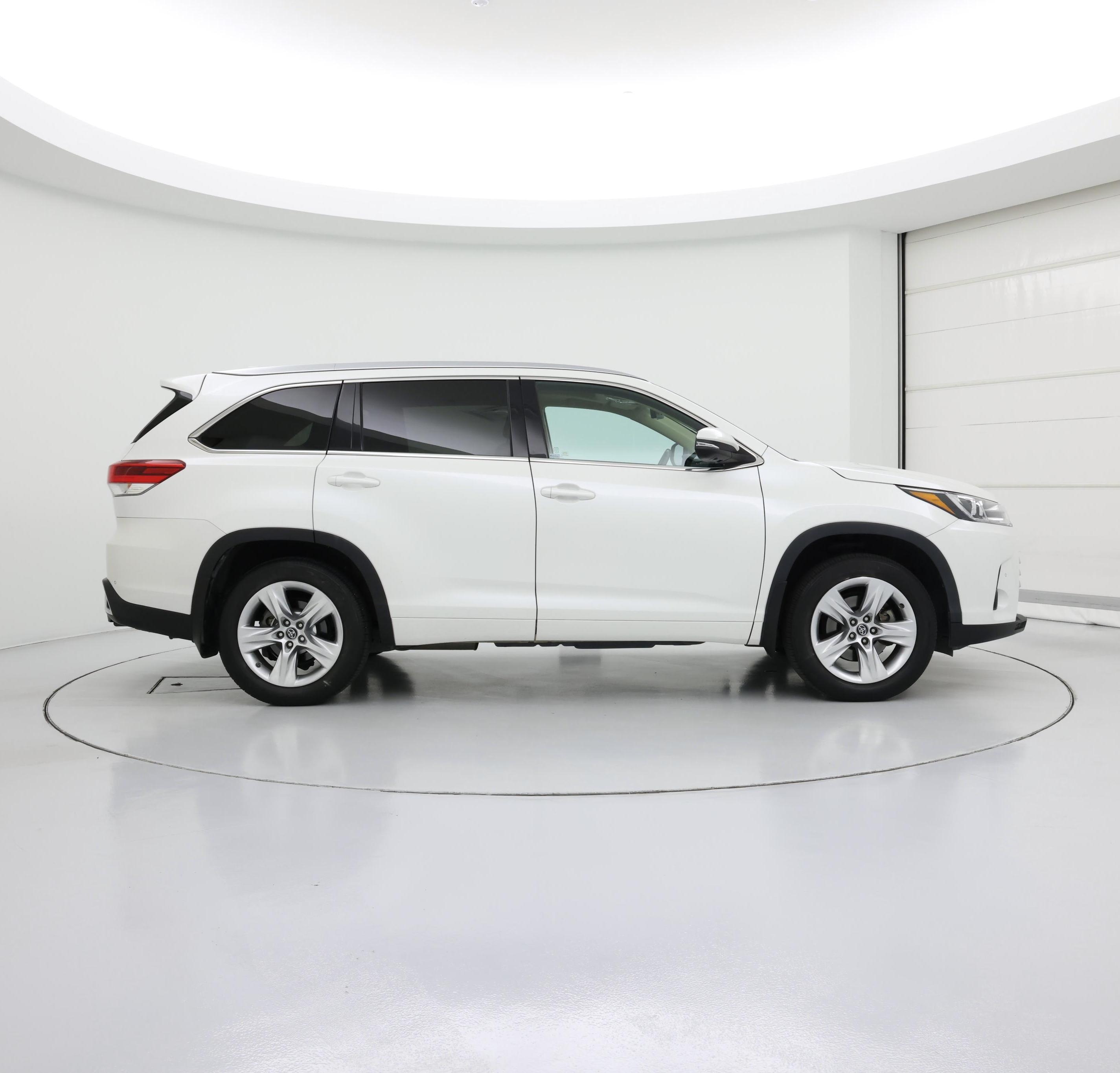Thumbnail: 2018 Toyota Highlander - 7