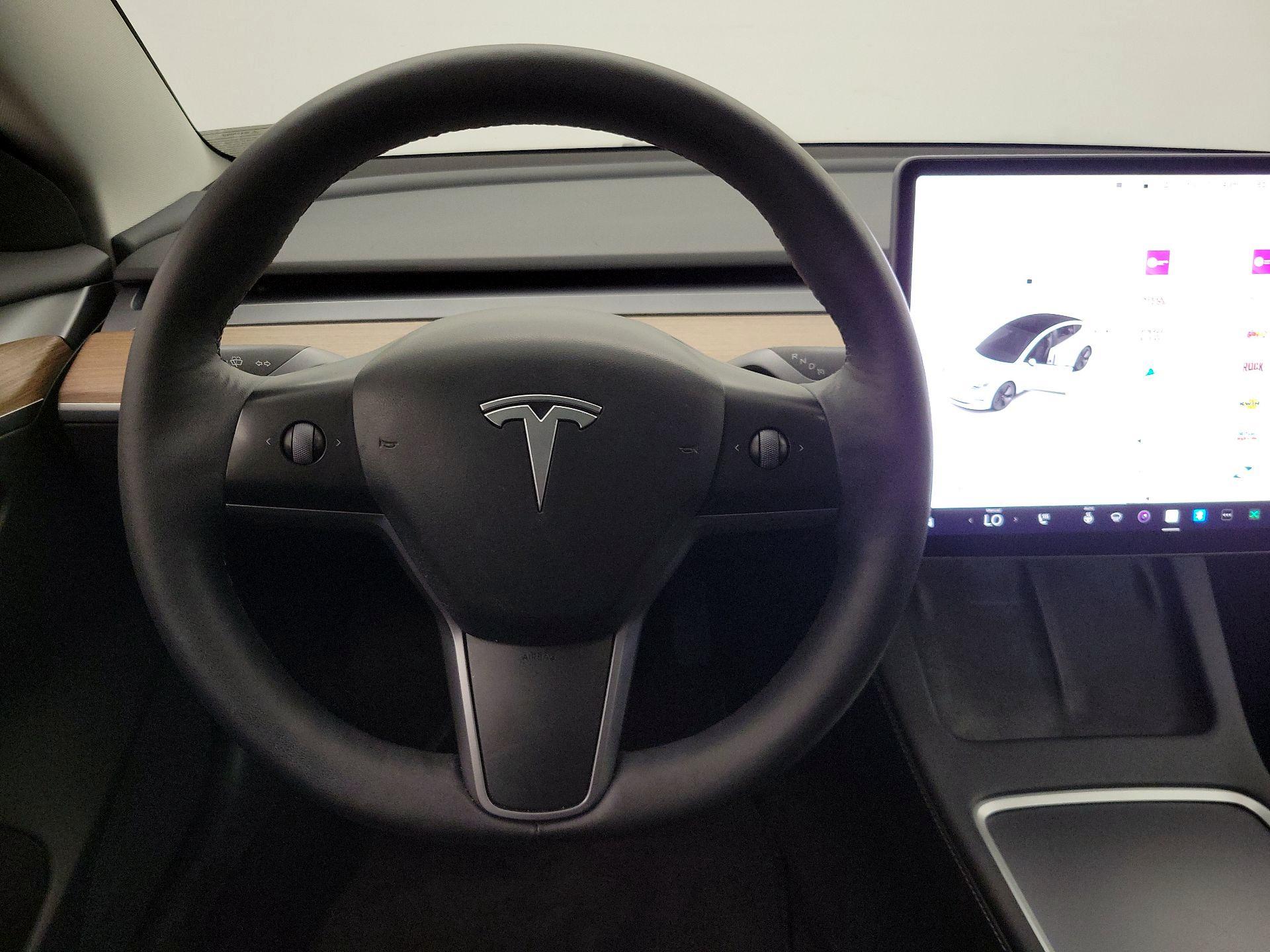 Thumbnail: 2023 Tesla Model 3 - 10