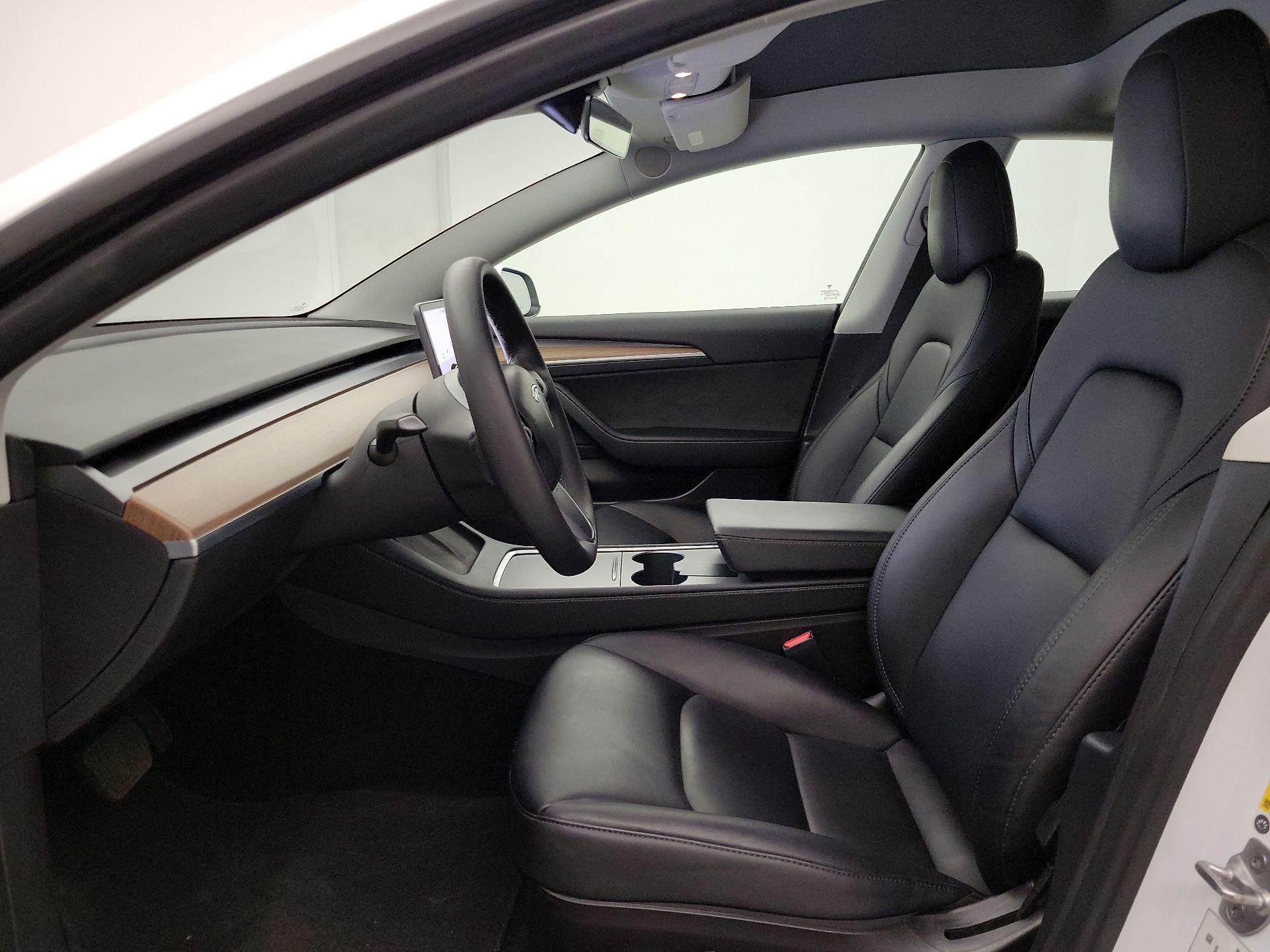 Thumbnail: 2023 Tesla Model 3 - 11