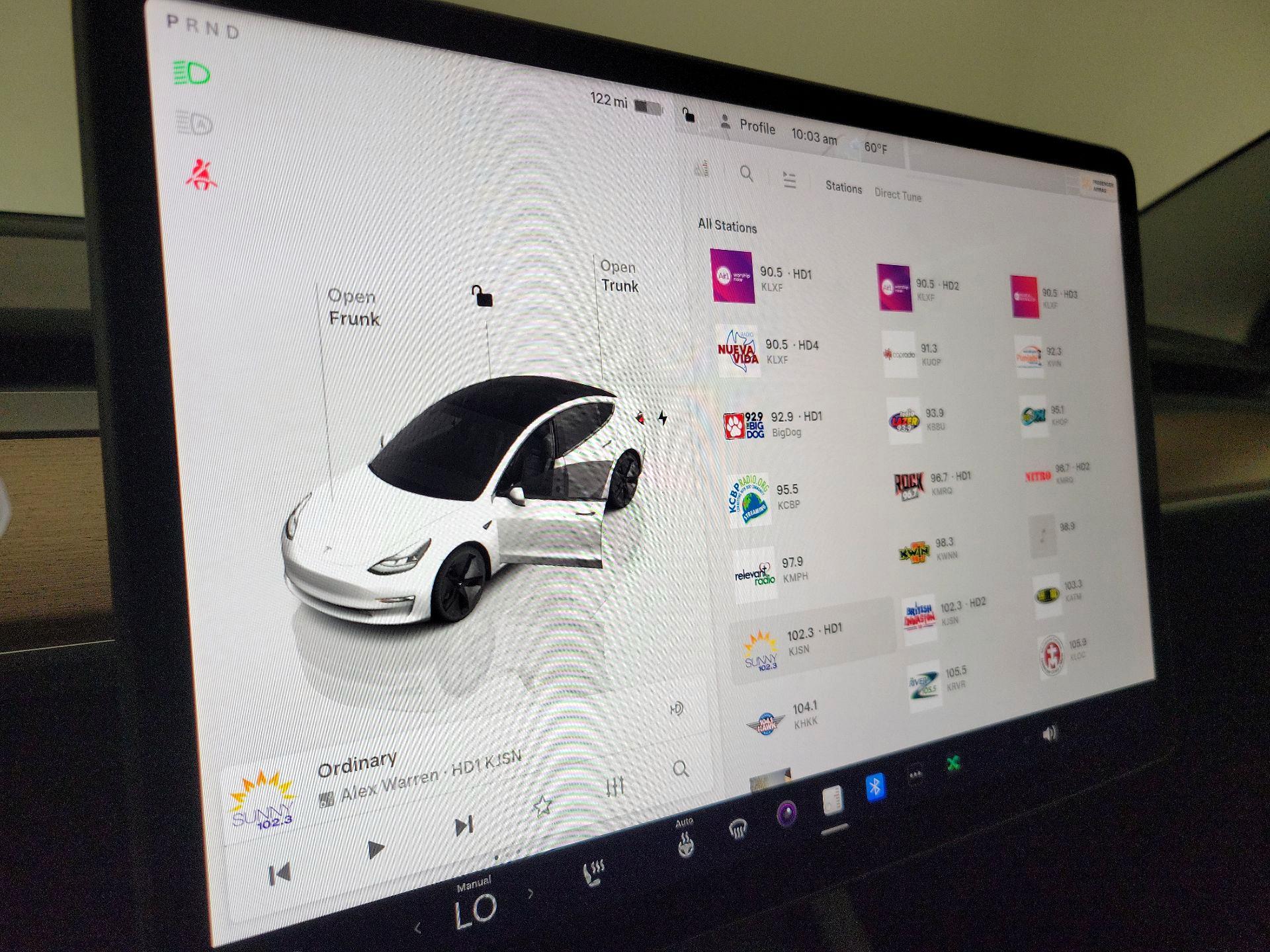 Thumbnail: 2023 Tesla Model 3 - 15