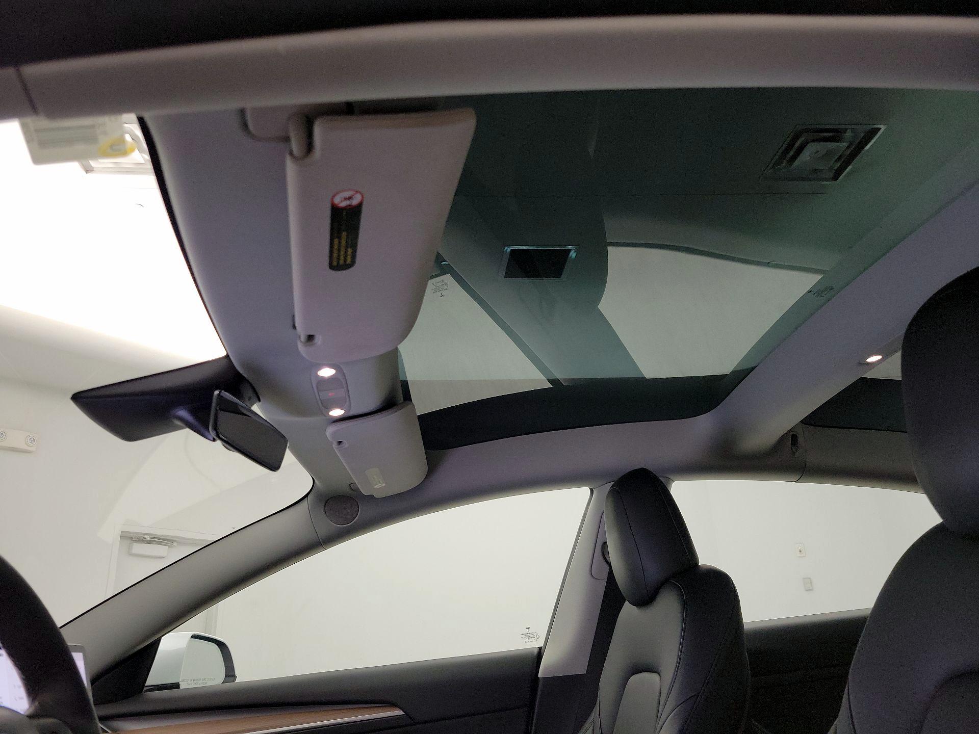 Thumbnail: 2023 Tesla Model 3 - 18