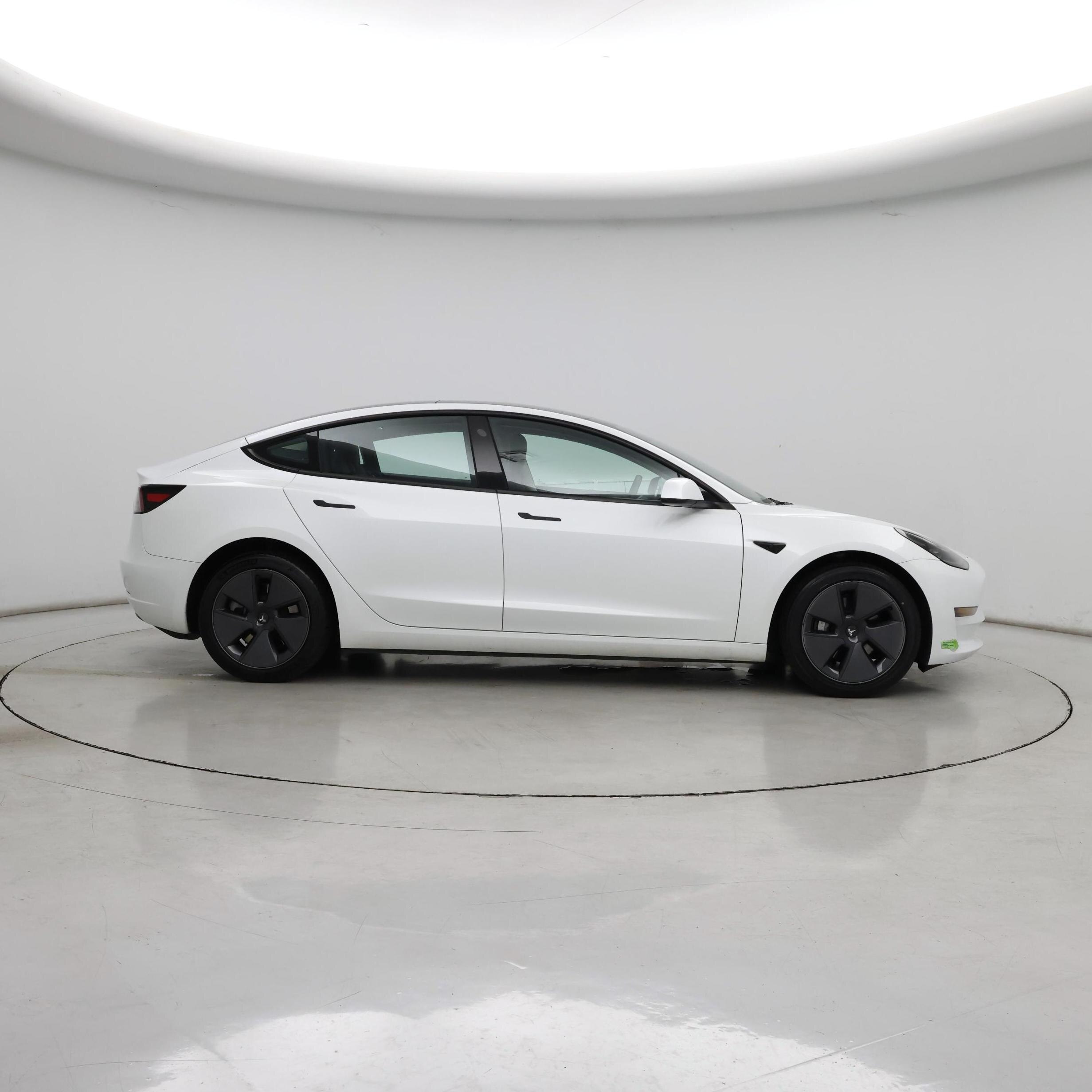 Thumbnail: 2023 Tesla Model 3 - 7