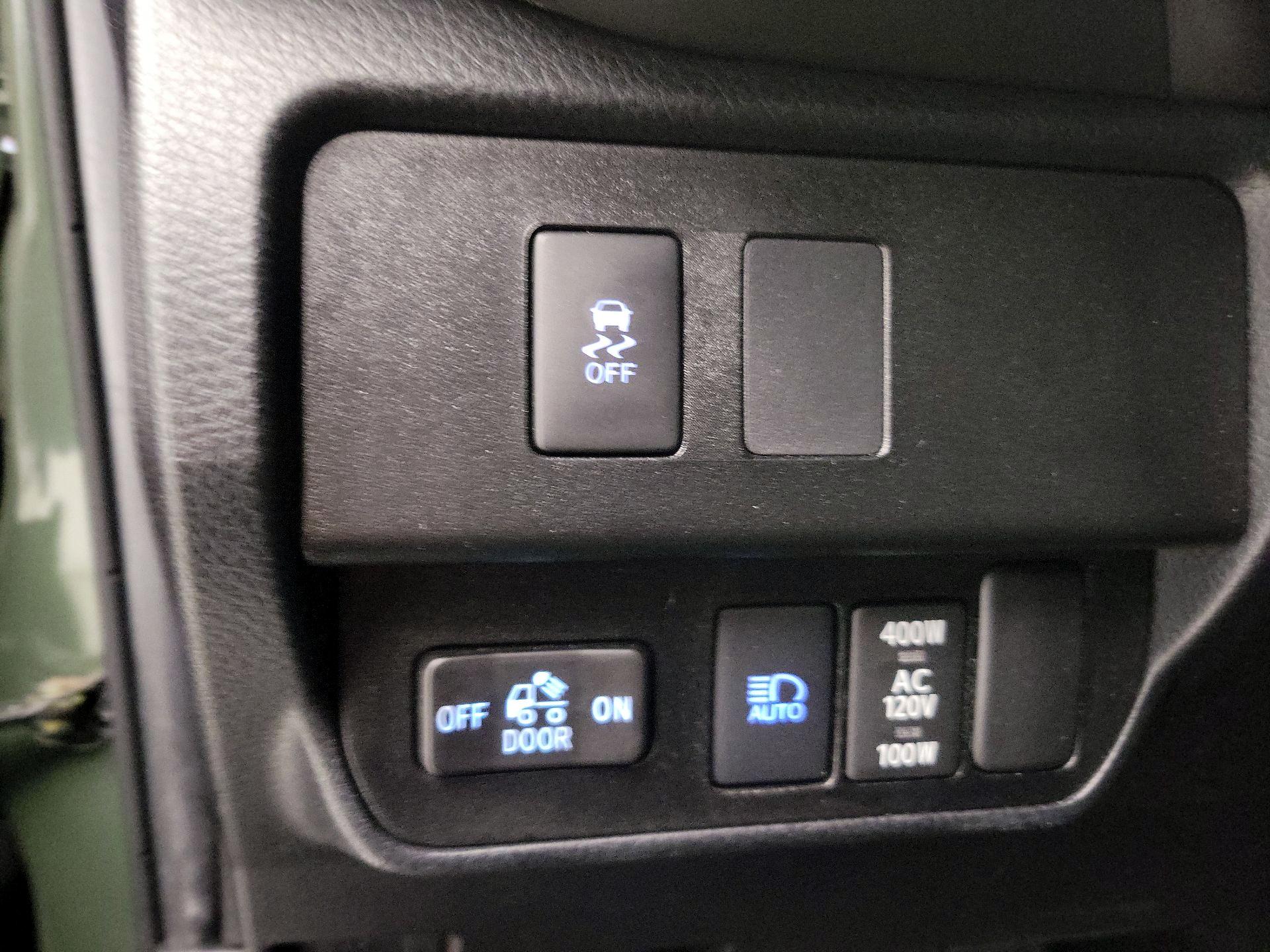 Thumbnail: 2022 Toyota Tacoma - 13