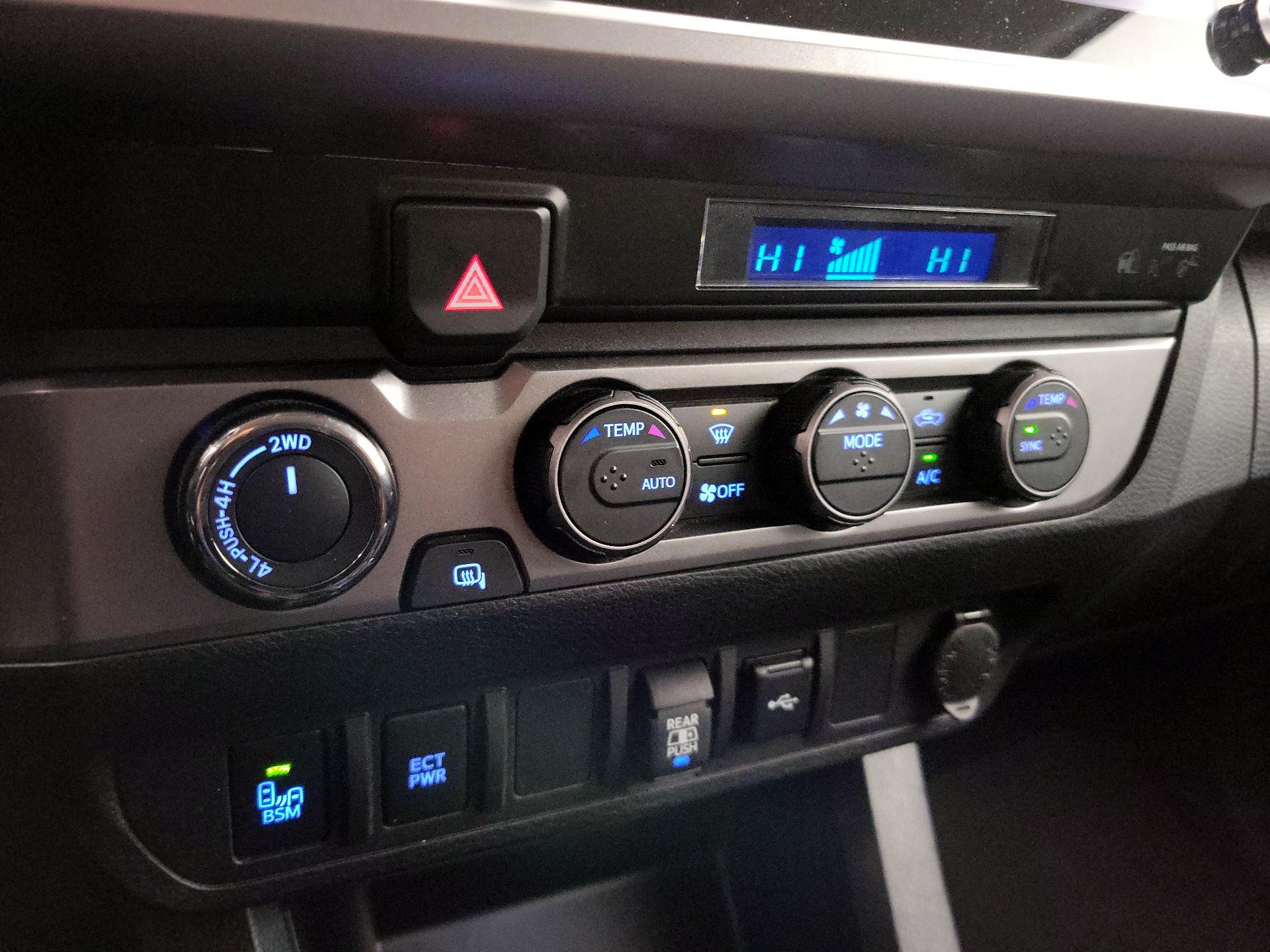 Thumbnail: 2022 Toyota Tacoma - 16