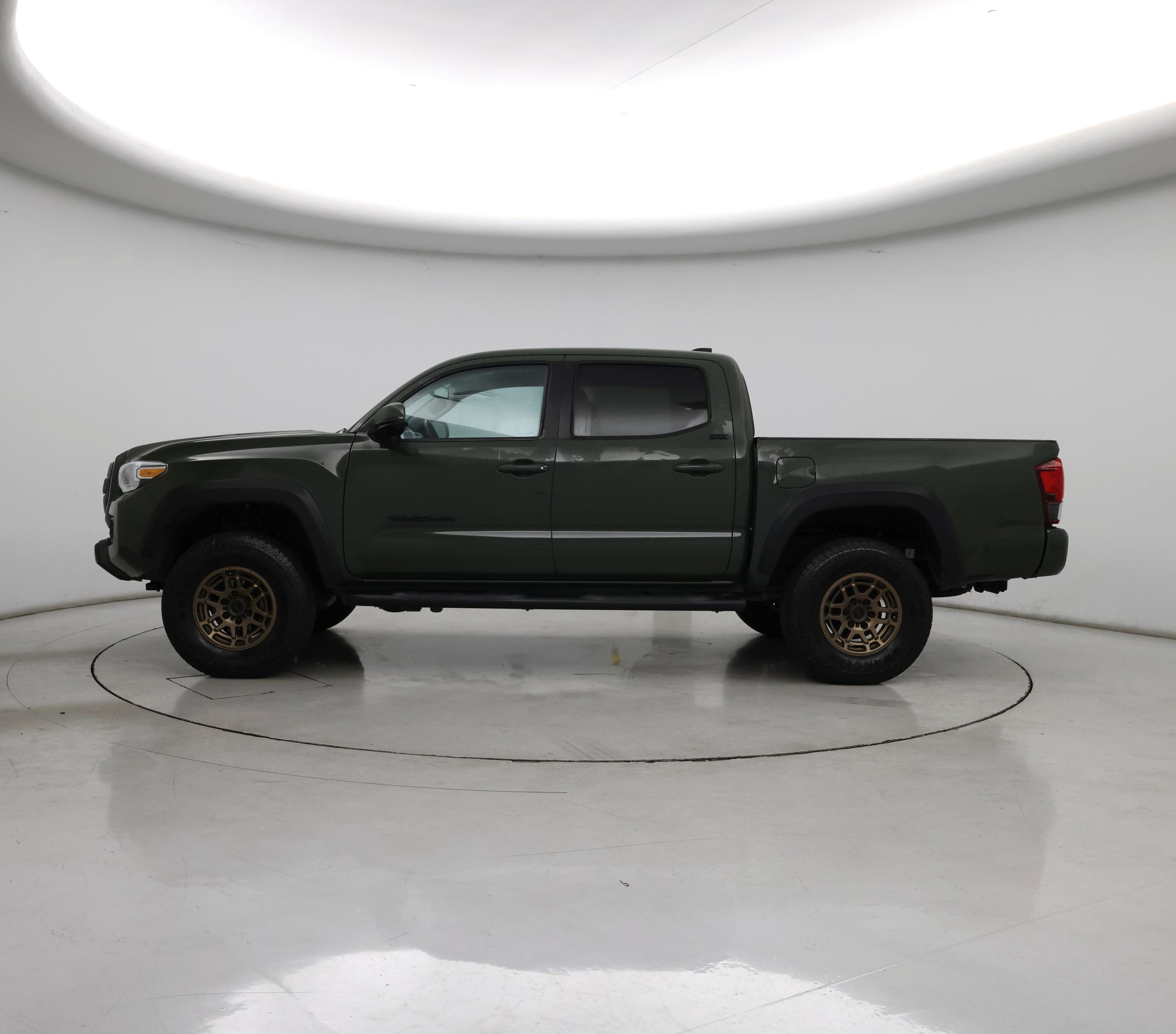 Thumbnail: 2022 Toyota Tacoma - 3