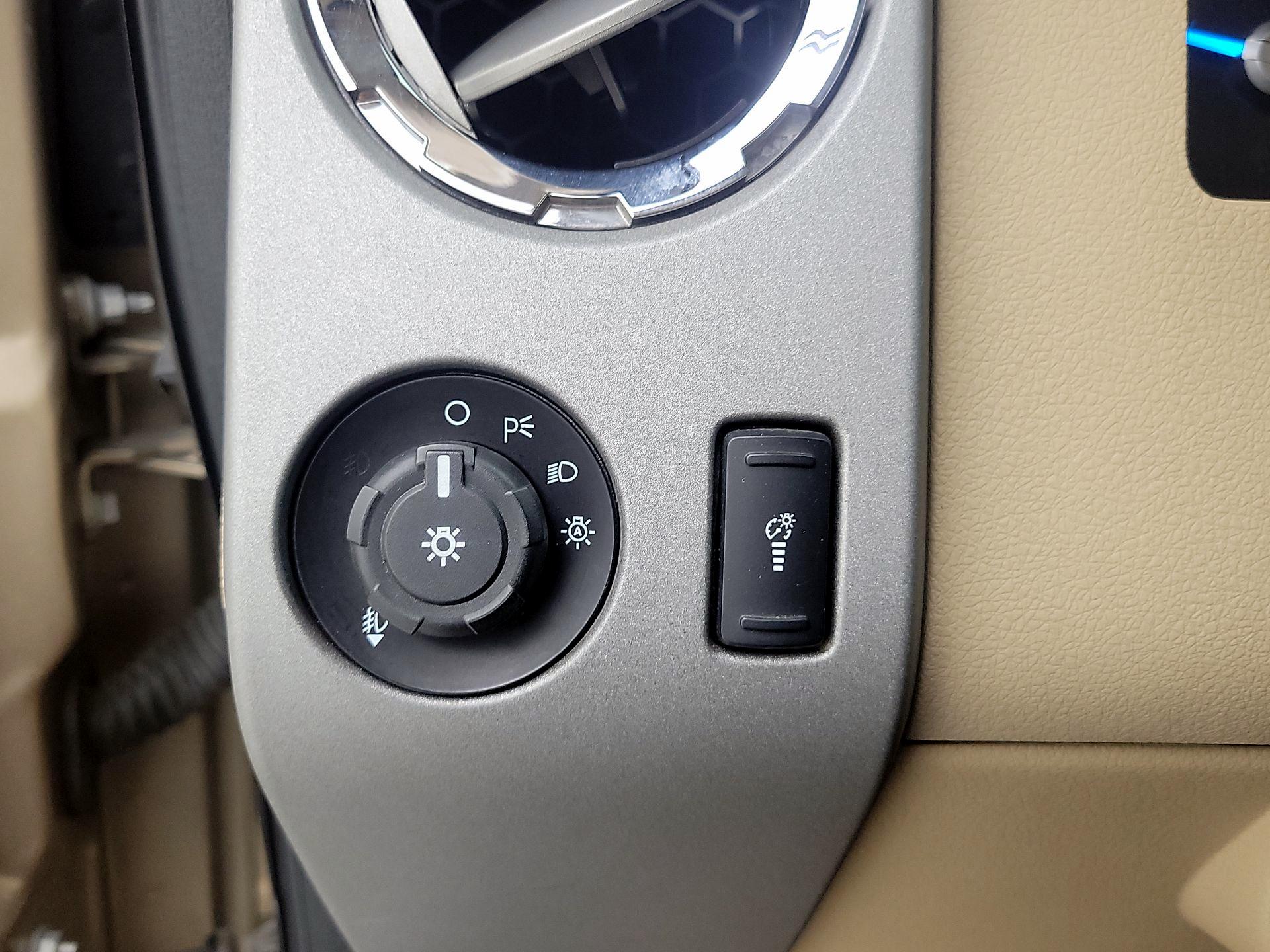 Thumbnail: 2014 Ford F-250 - 13