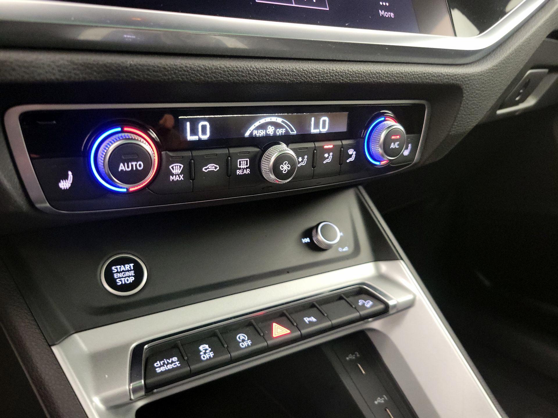 Thumbnail: 2022 Audi Q3 - 16