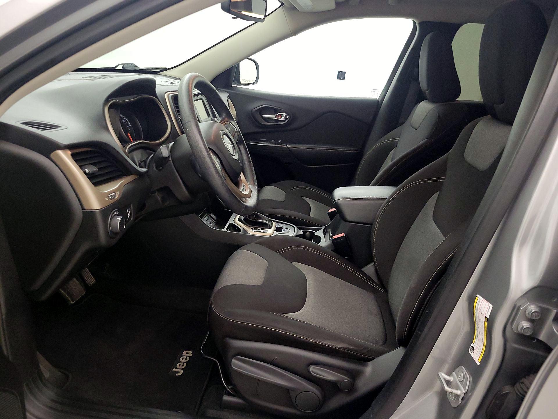 Thumbnail: 2016 Jeep Cherokee - 11