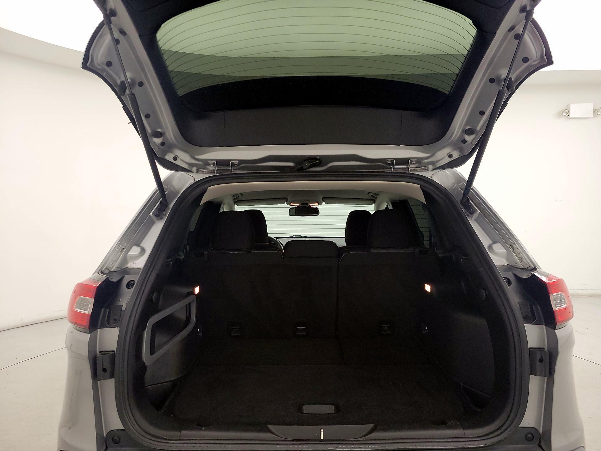 Thumbnail: 2016 Jeep Cherokee - 19