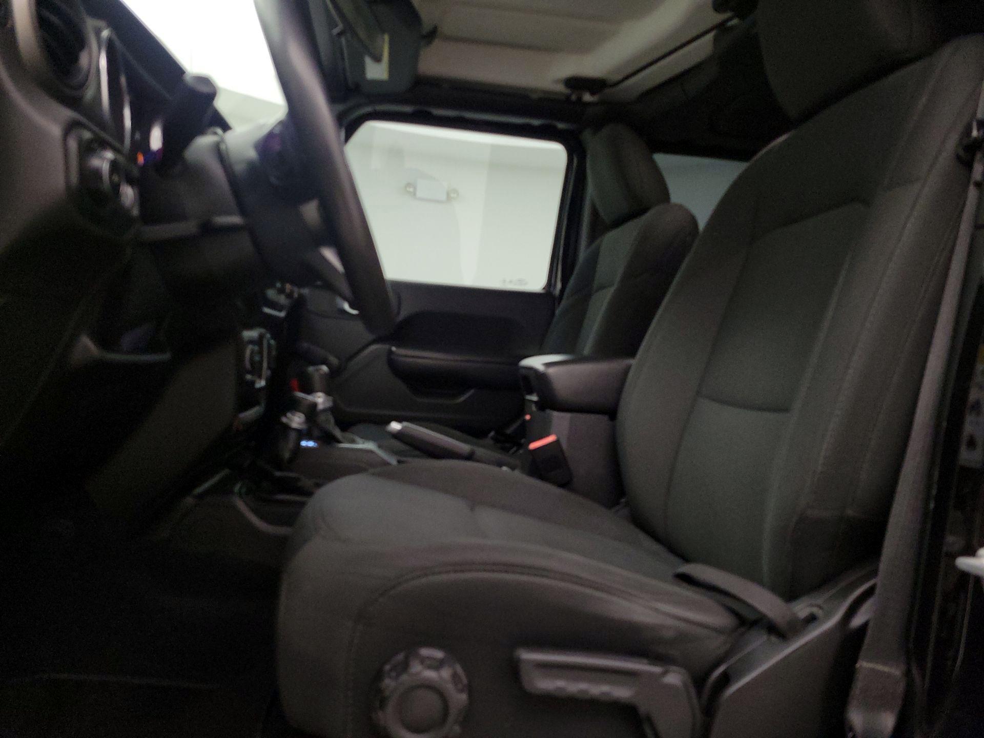 Thumbnail: 2019 Jeep Wrangler - 11