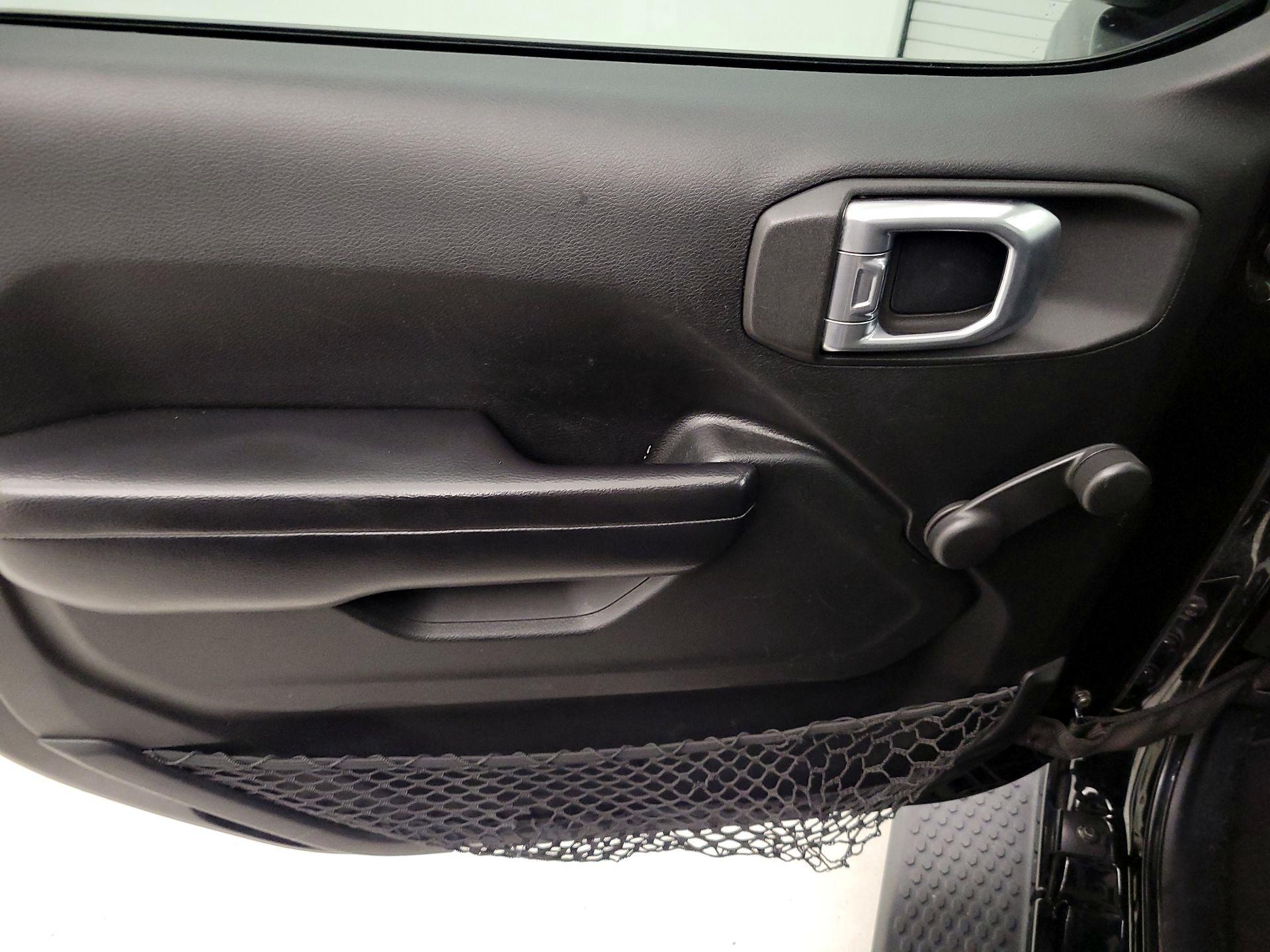 Thumbnail: 2019 Jeep Wrangler - 12