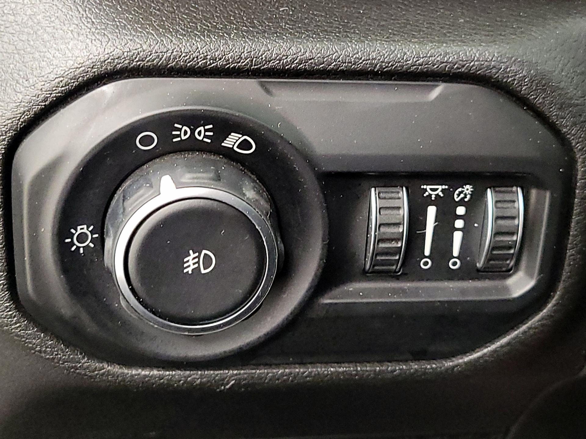 Thumbnail: 2019 Jeep Wrangler - 13