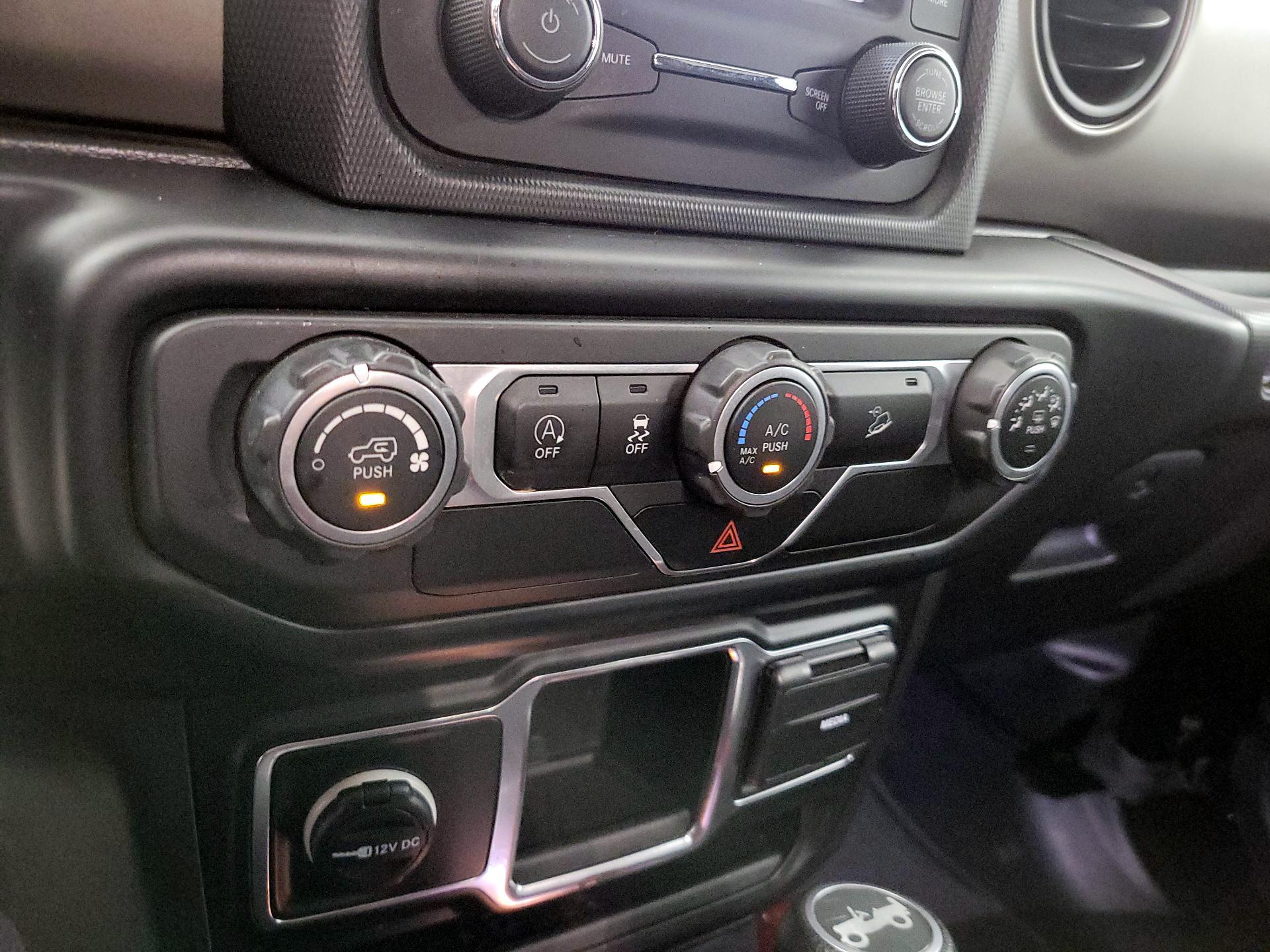 Thumbnail: 2019 Jeep Wrangler - 16