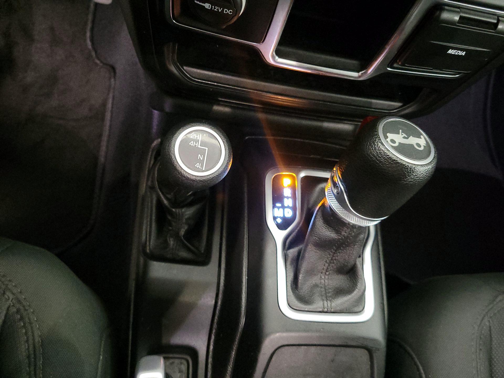 Thumbnail: 2019 Jeep Wrangler - 17