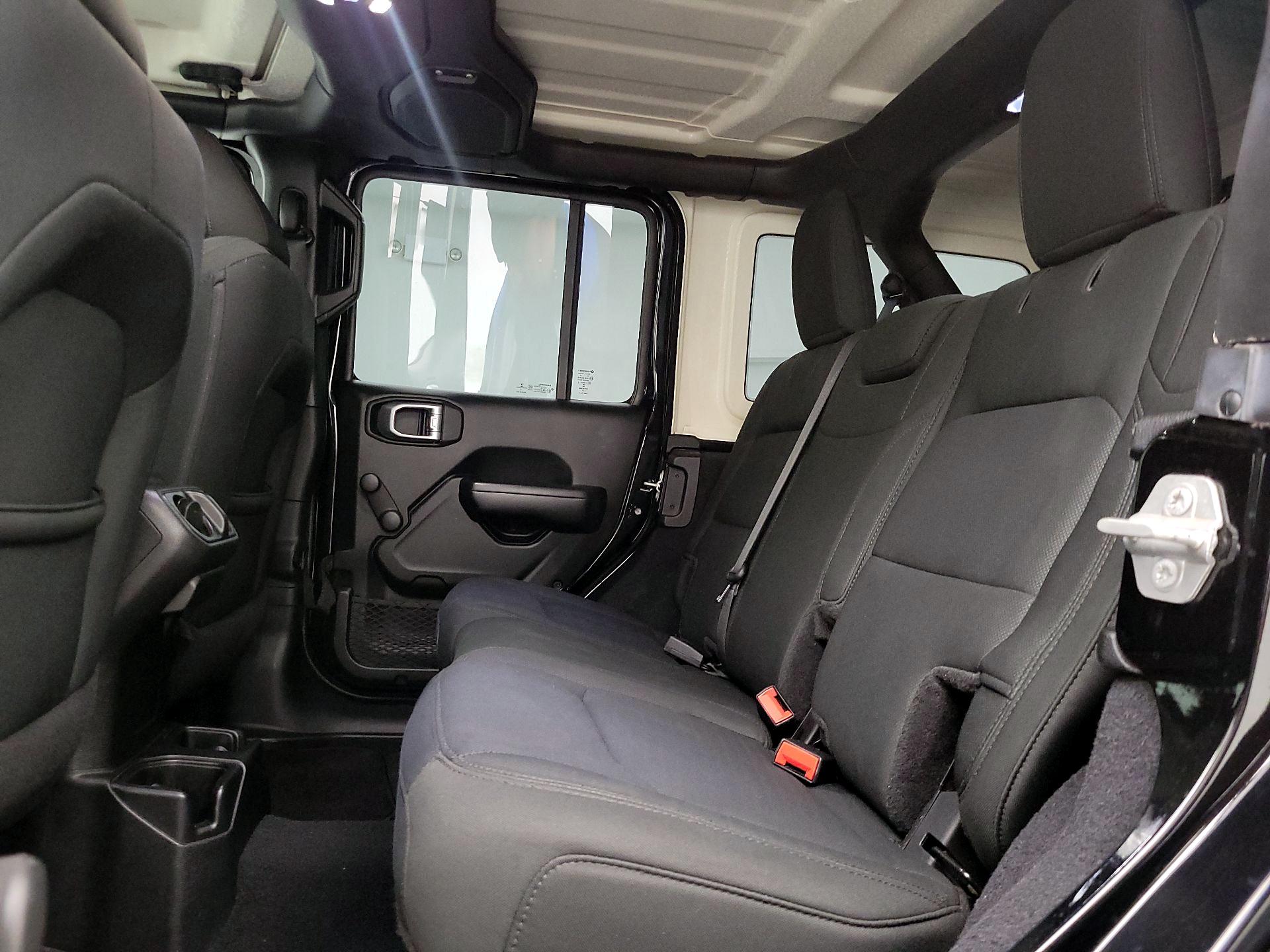 Thumbnail: 2019 Jeep Wrangler - 19