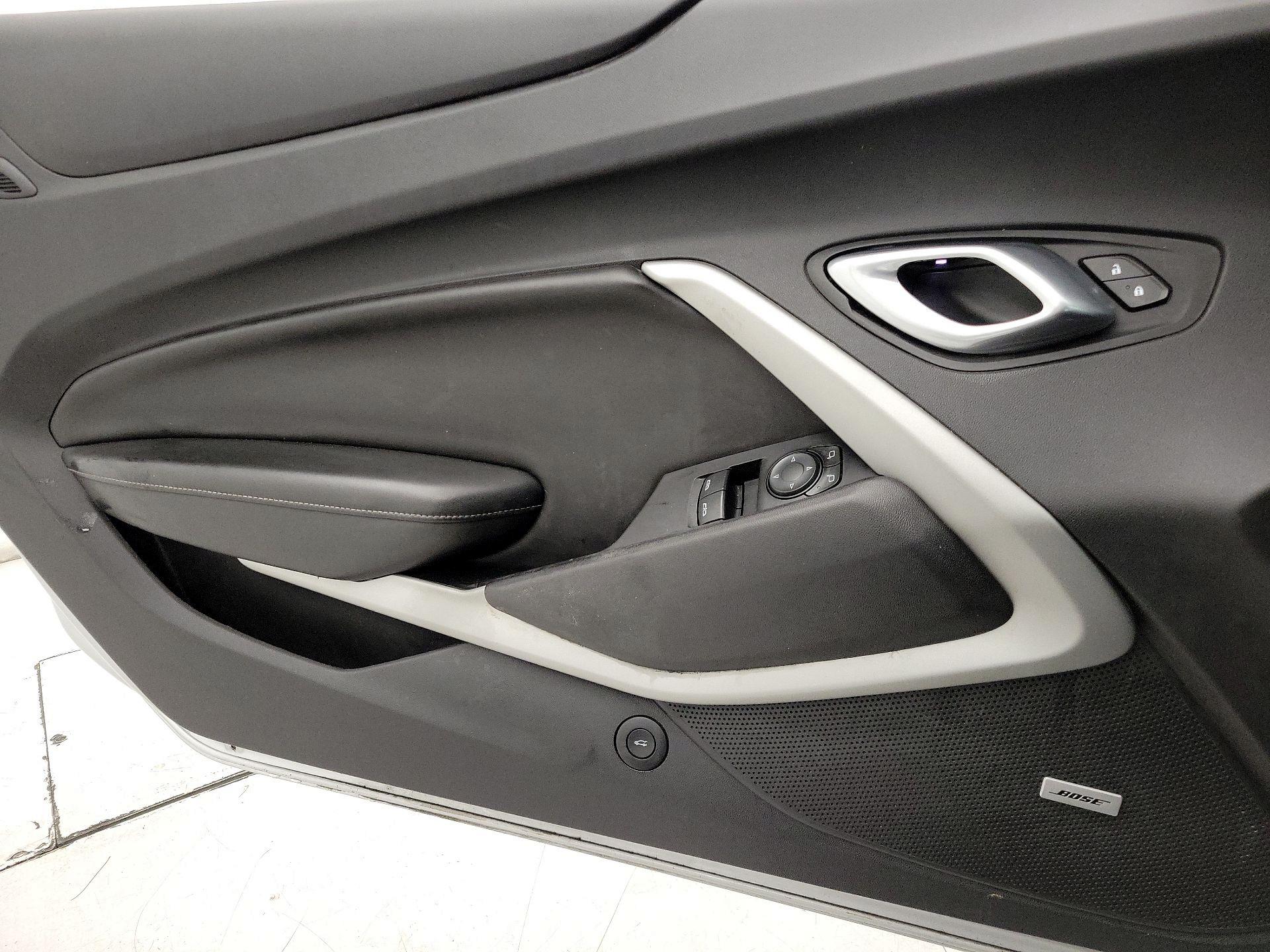 Thumbnail: 2018 Chevrolet Camaro - 12