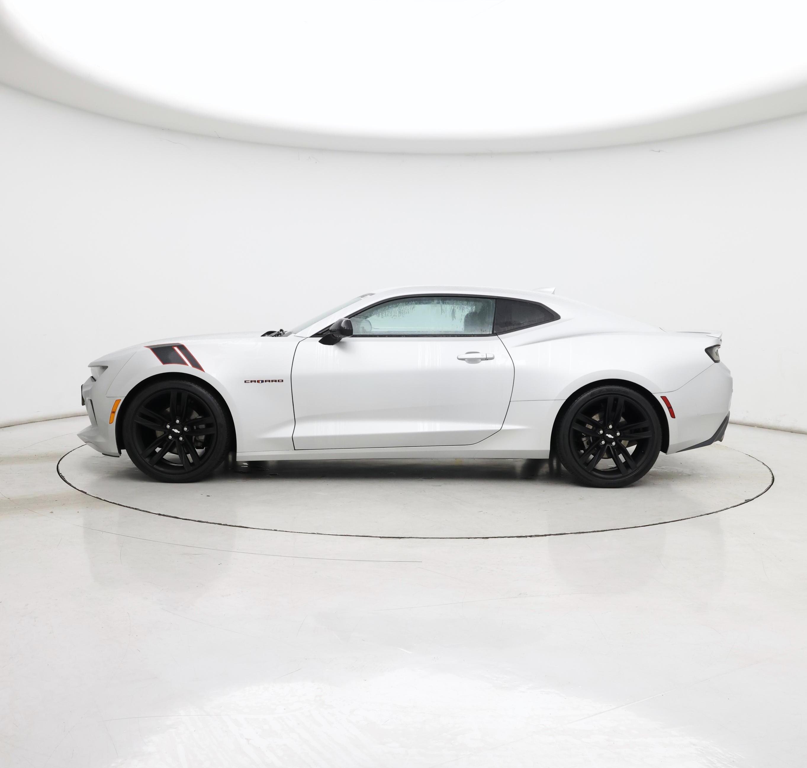 Thumbnail: 2018 Chevrolet Camaro - 3