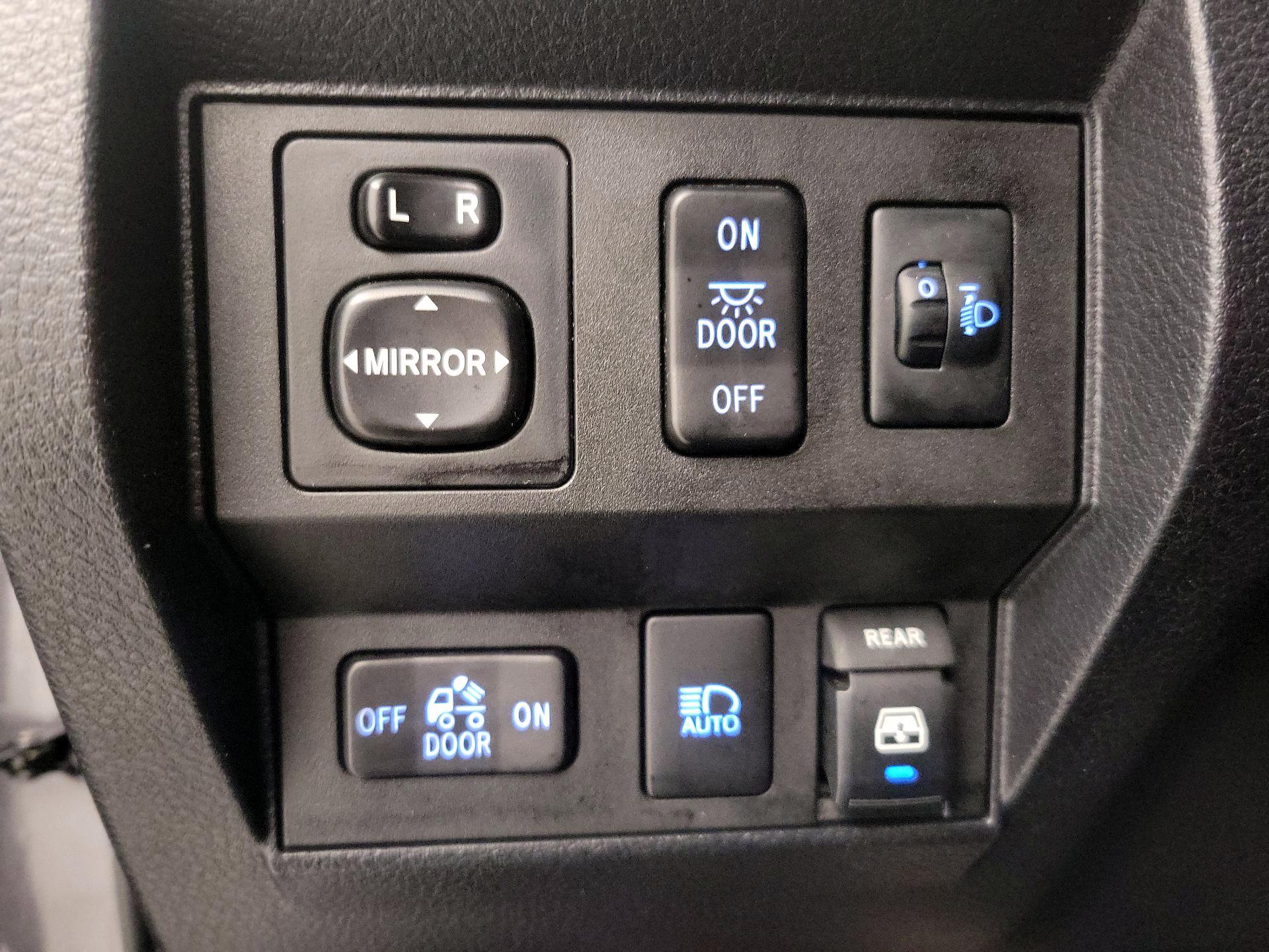 Thumbnail: 2018 Toyota Tundra - 13