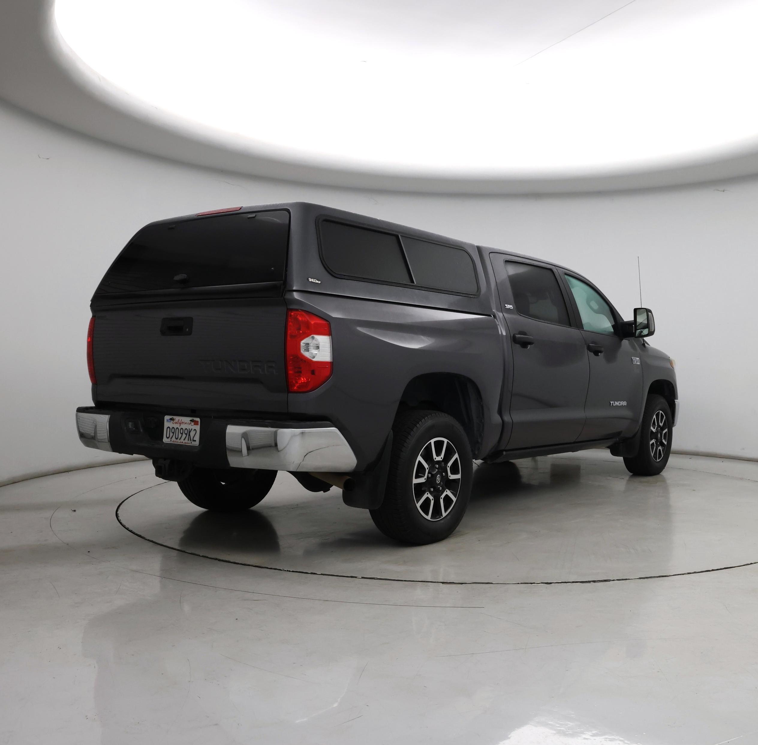 Thumbnail: 2018 Toyota Tundra - 8