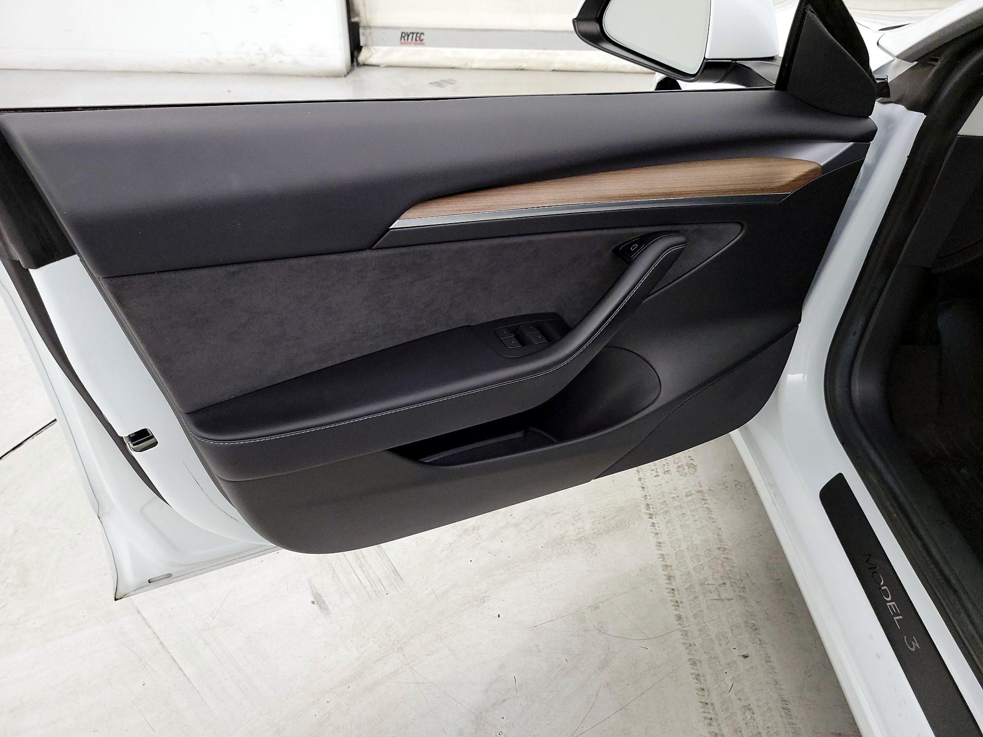 Thumbnail: 2022 Tesla Model 3 - 12