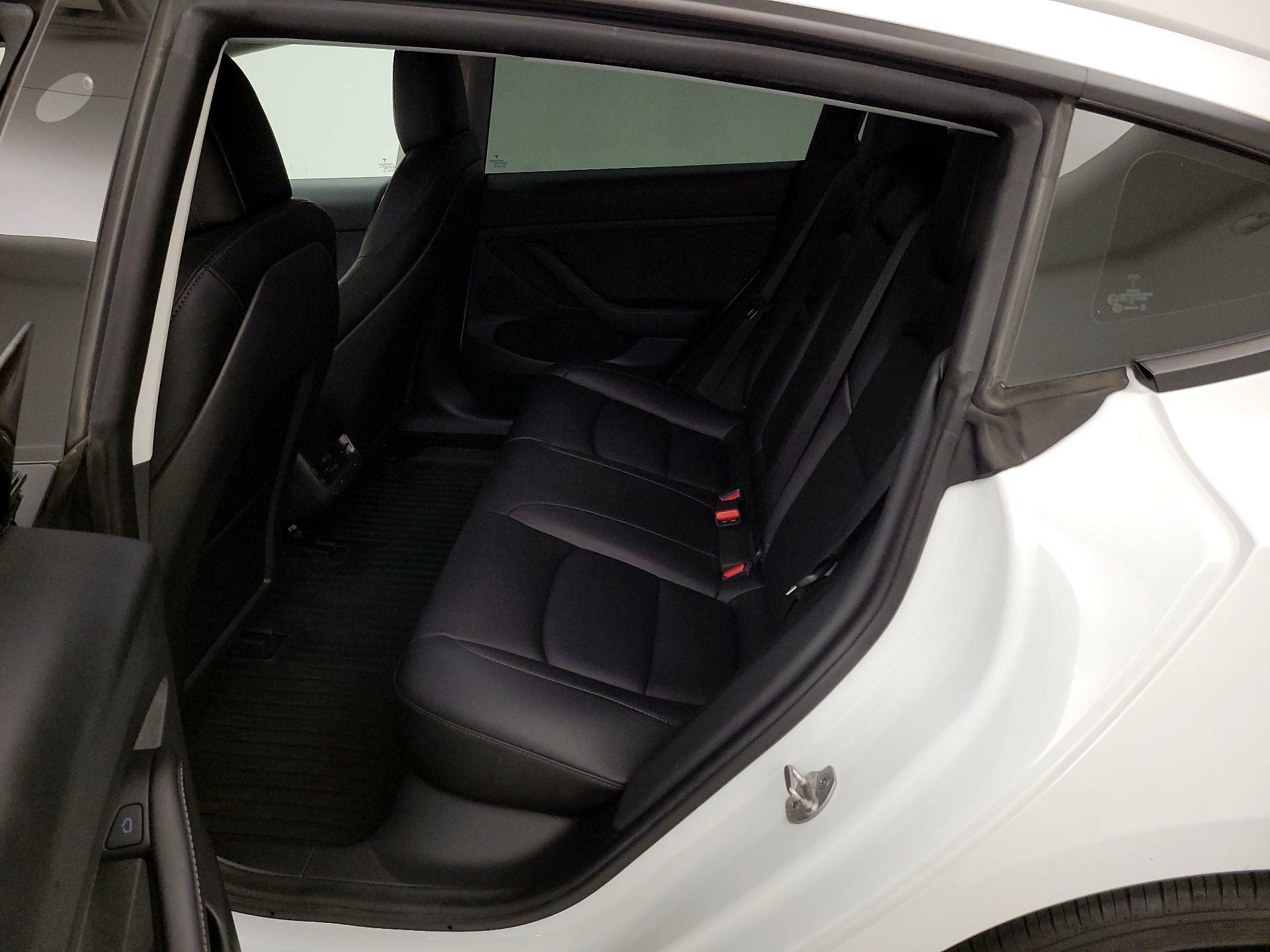 Thumbnail: 2022 Tesla Model 3 - 19