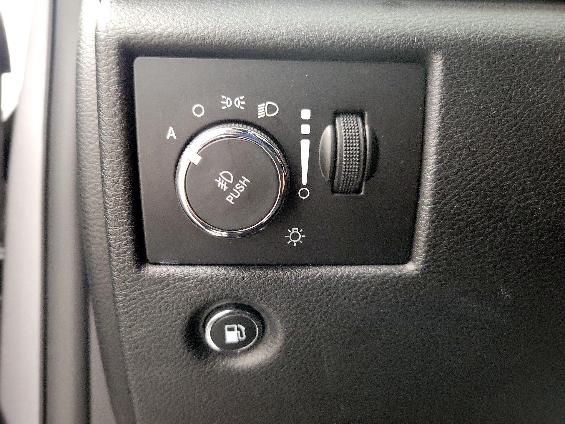 Thumbnail: 2018 Jeep Grand Cherokee - 13