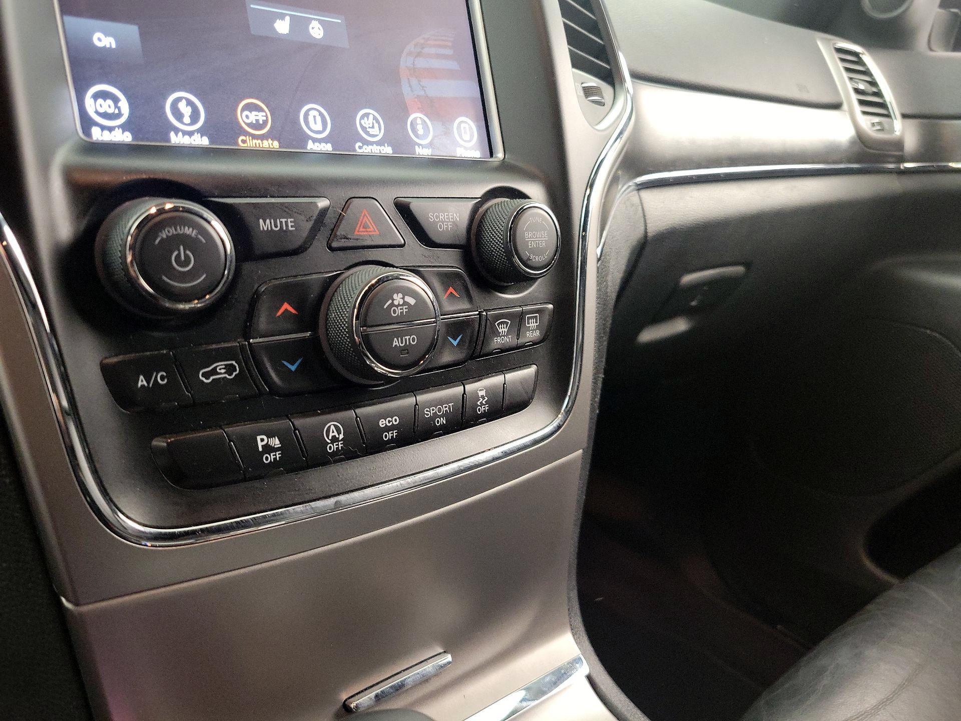 Thumbnail: 2018 Jeep Grand Cherokee - 17