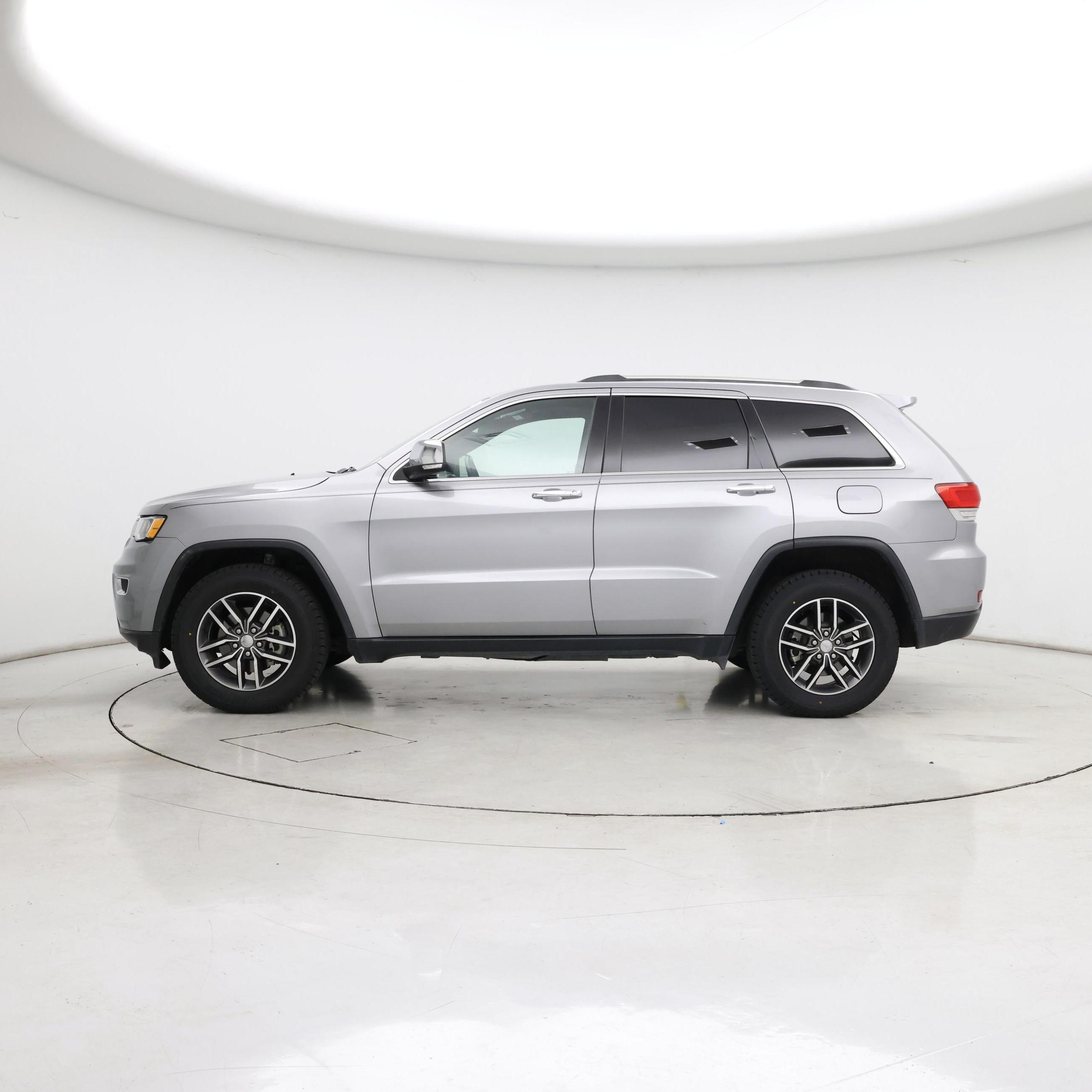 Thumbnail: 2018 Jeep Grand Cherokee - 3