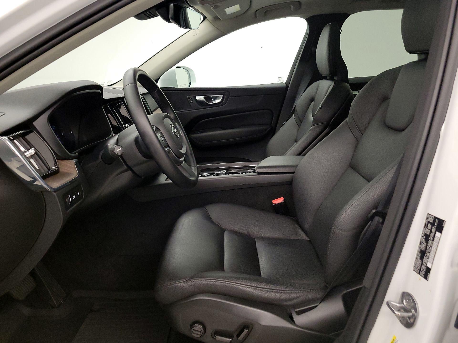 Thumbnail: 2022 Volvo XC60 - 11