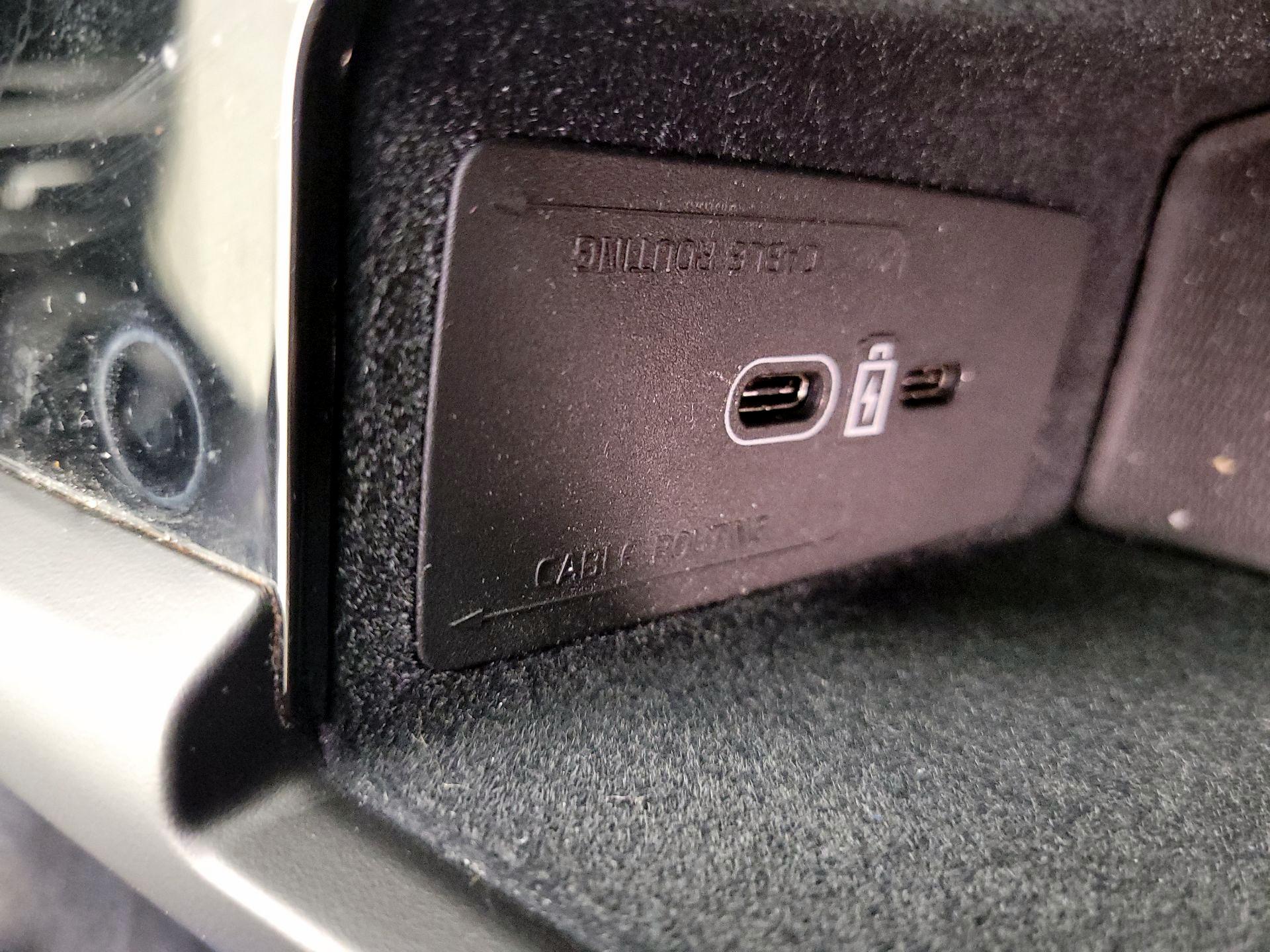 Thumbnail: 2022 Volvo XC60 - 19