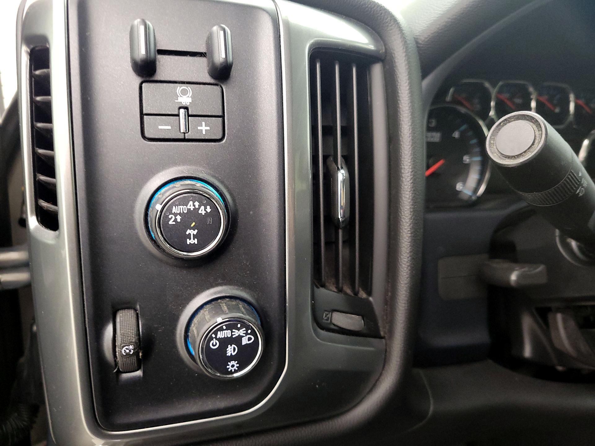 Thumbnail: 2017 Chevrolet Silverado 1500 - 13