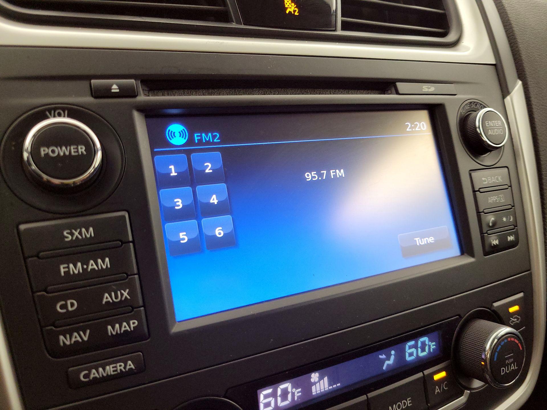 Thumbnail: 2017 Nissan Altima - 16