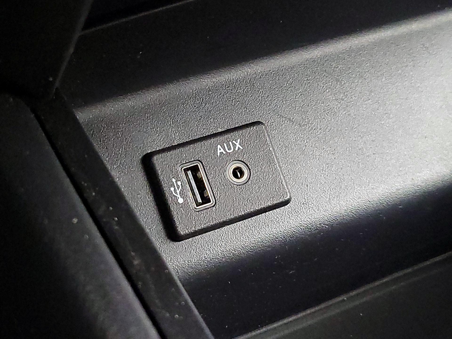 Thumbnail: 2017 Nissan Altima - 19