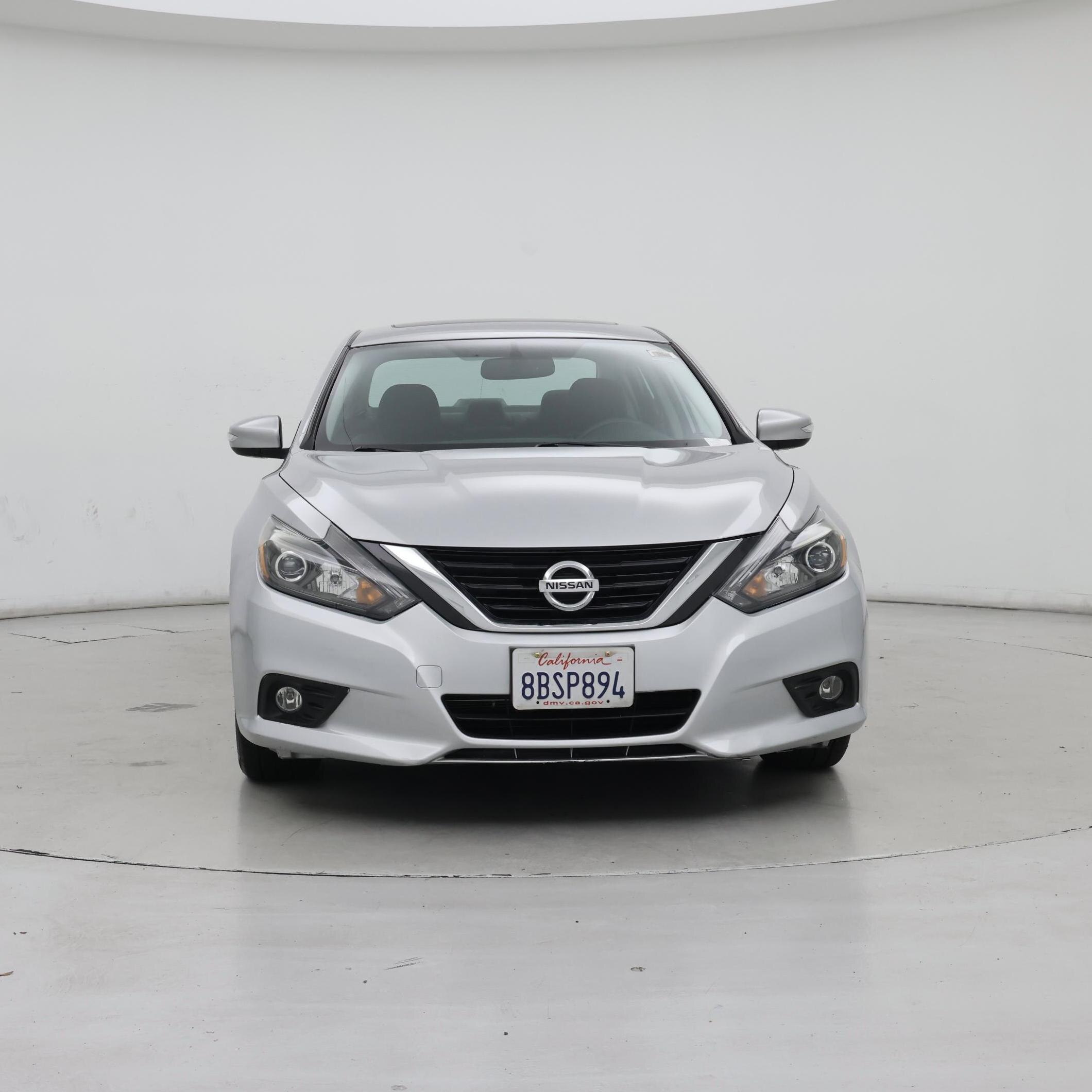 Thumbnail: 2017 Nissan Altima - 5