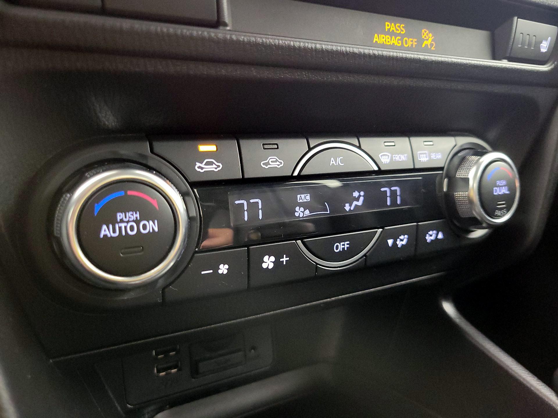 Thumbnail: 2018 Mazda Mazda3 - 17