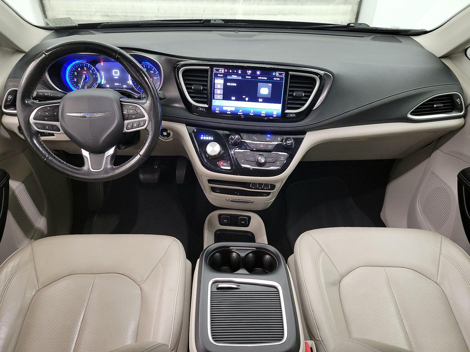 Thumbnail: 2021 Chrysler Pacifica - 9