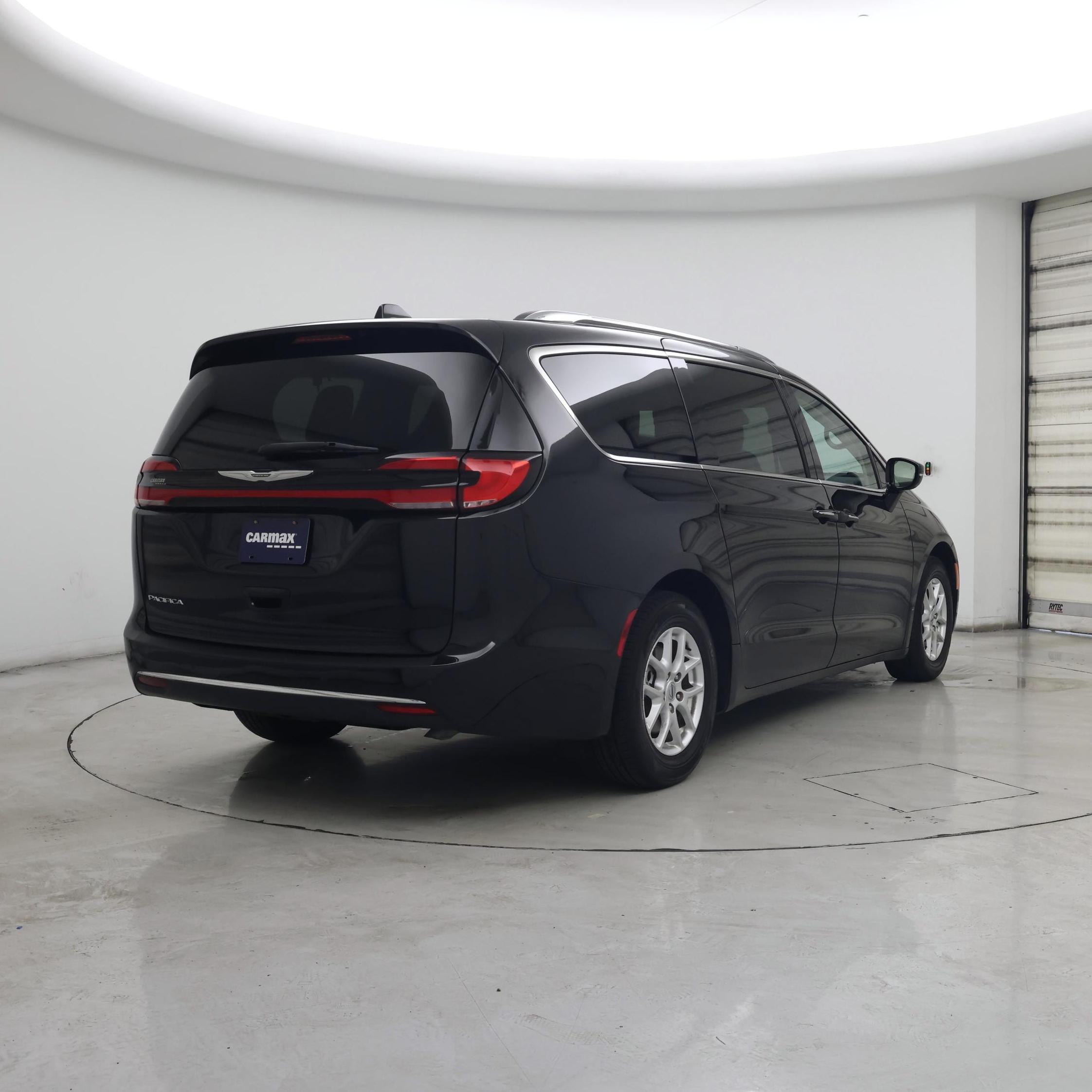 Thumbnail: 2021 Chrysler Pacifica - 8