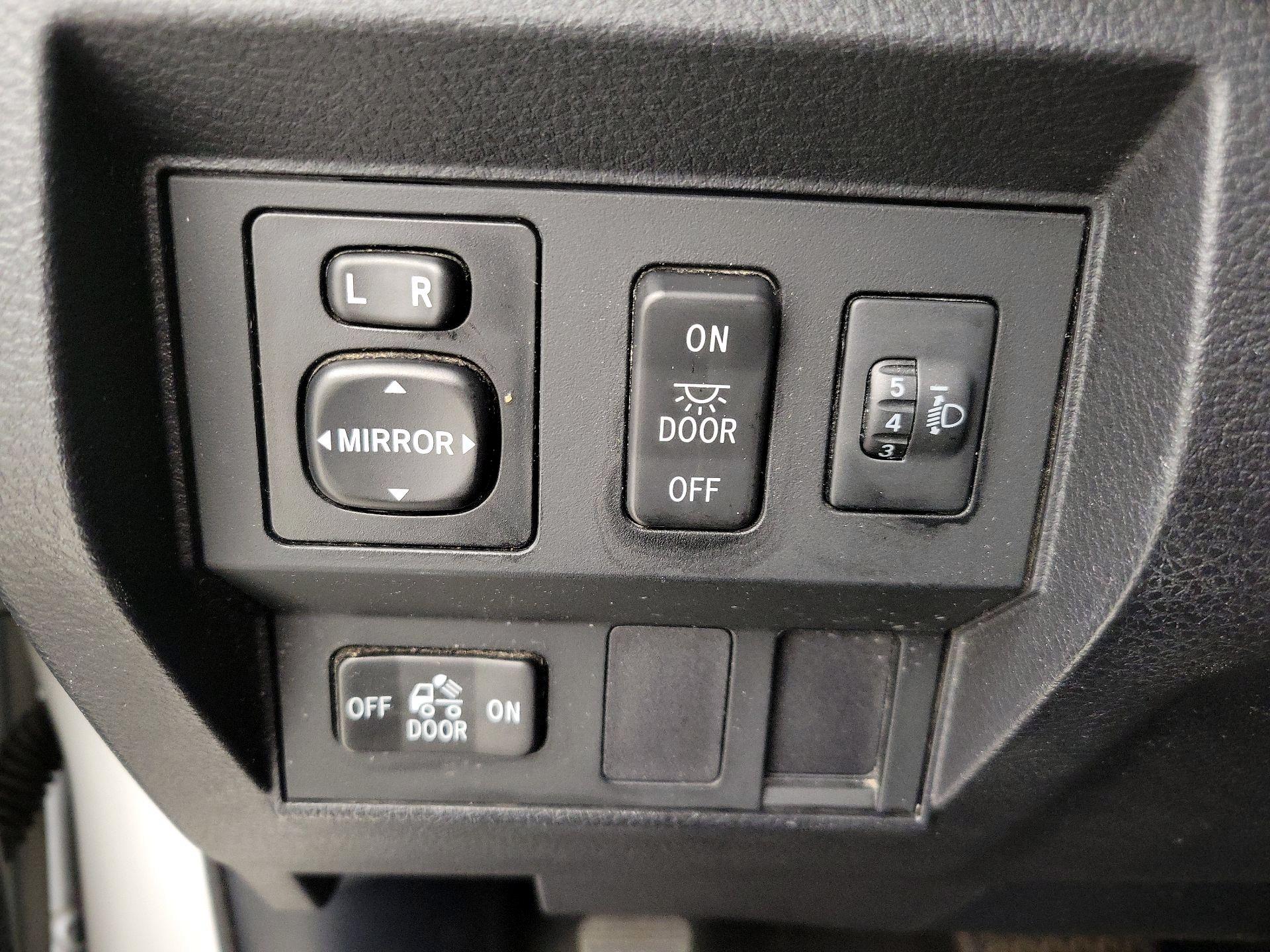 Thumbnail: 2014 Toyota Tundra - 13