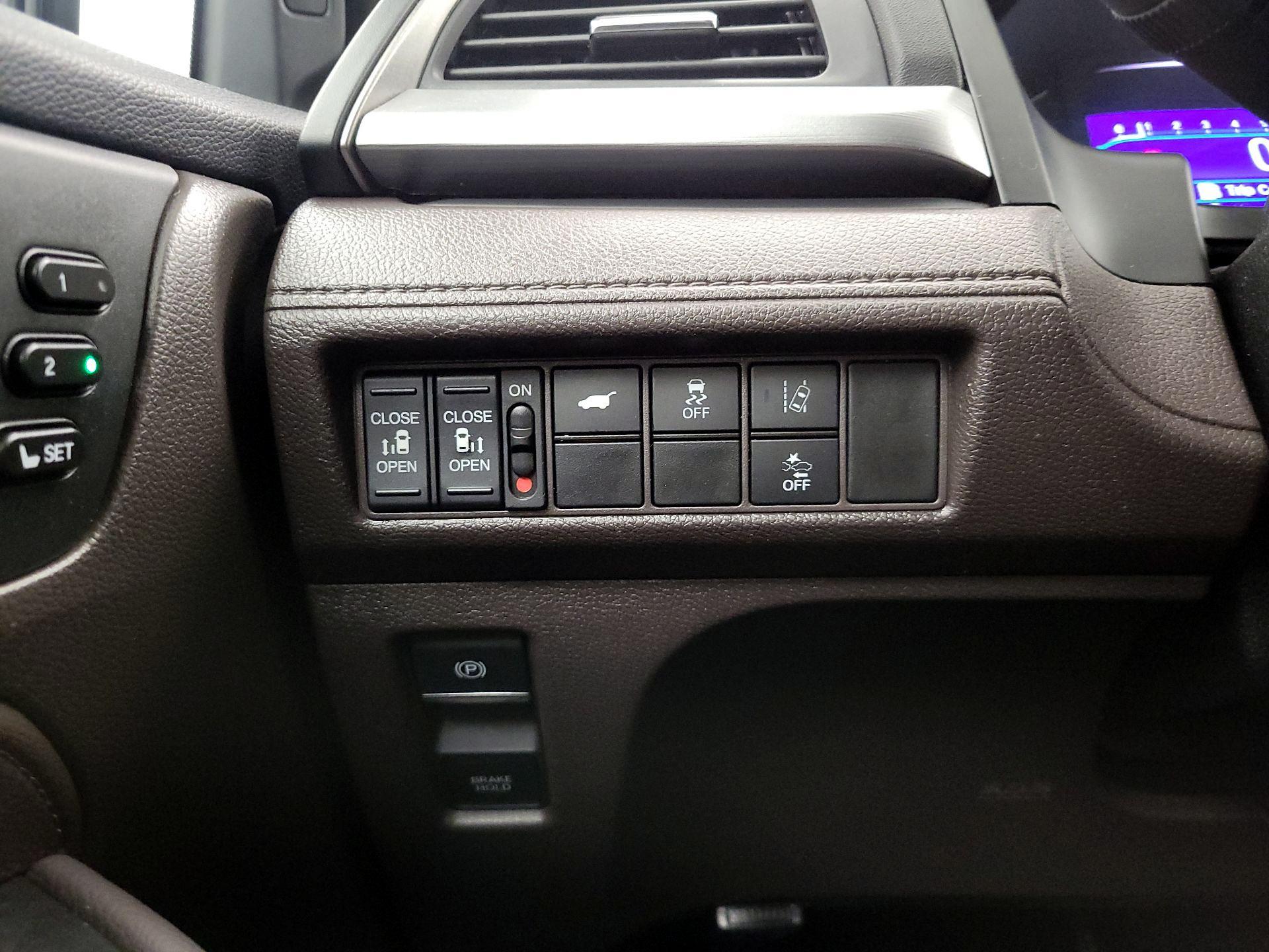 Thumbnail: 2020 Honda Odyssey - 13