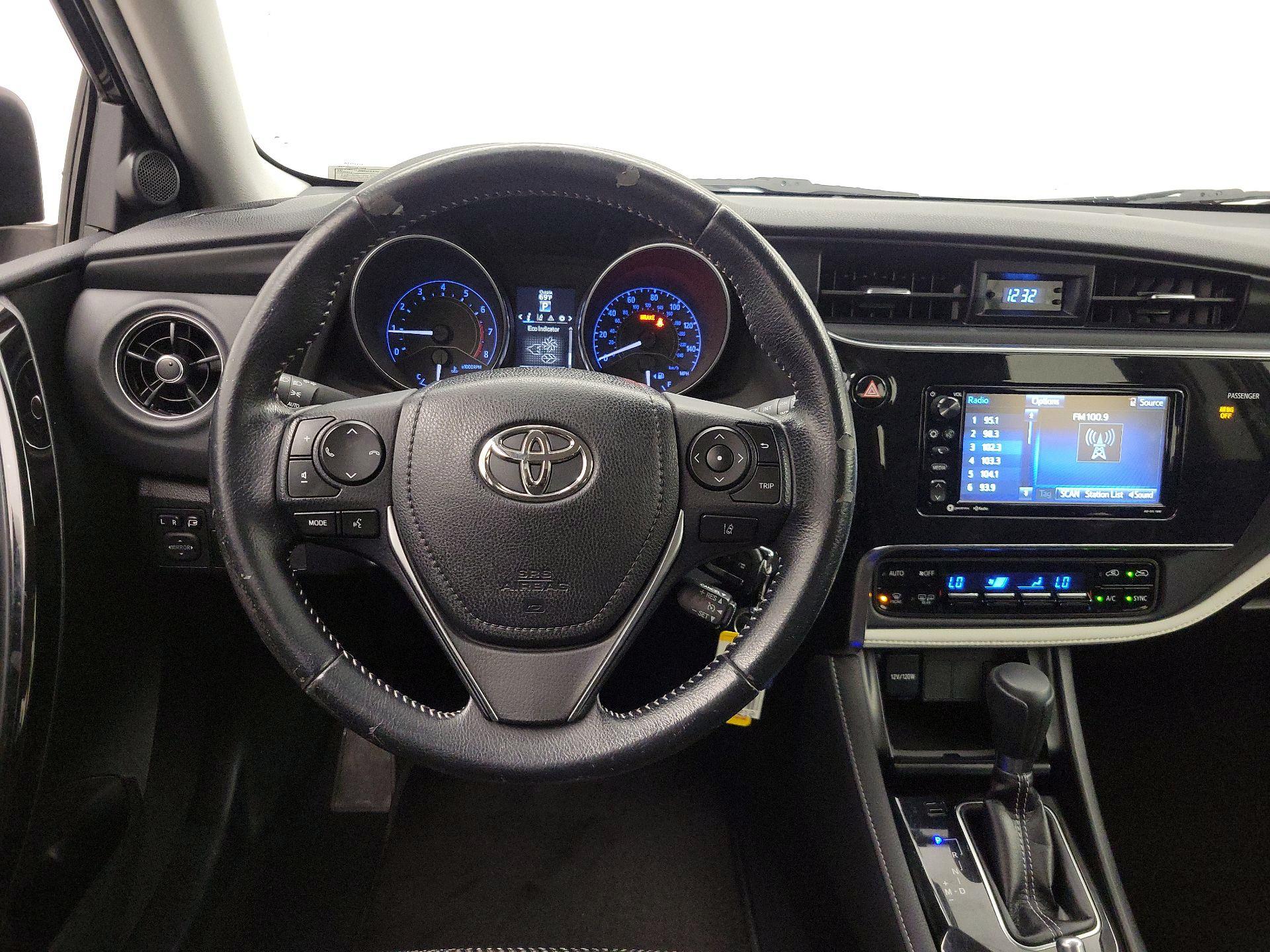 Thumbnail: 2017 Toyota Corolla iM - 10