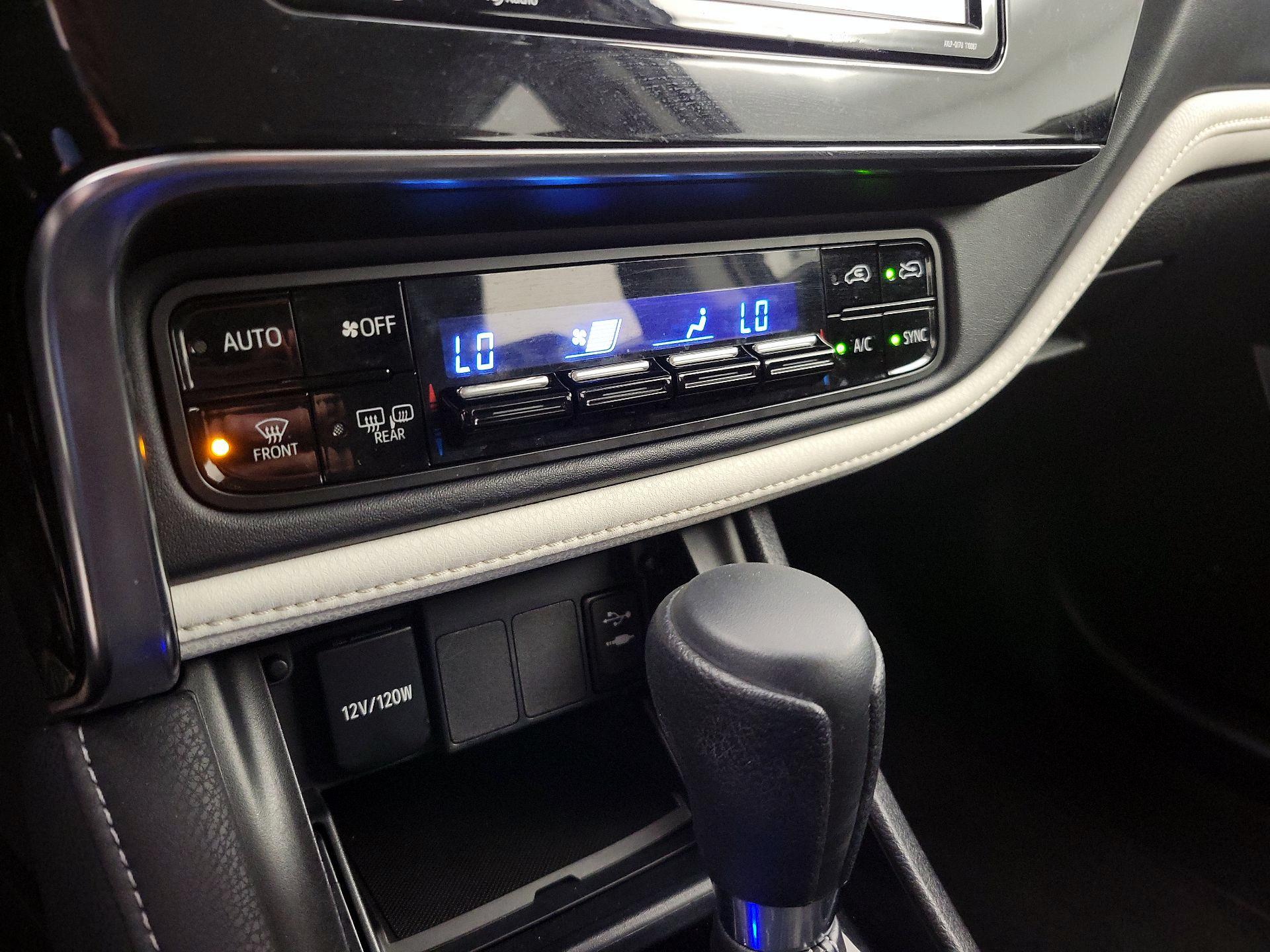 Thumbnail: 2017 Toyota Corolla iM - 16