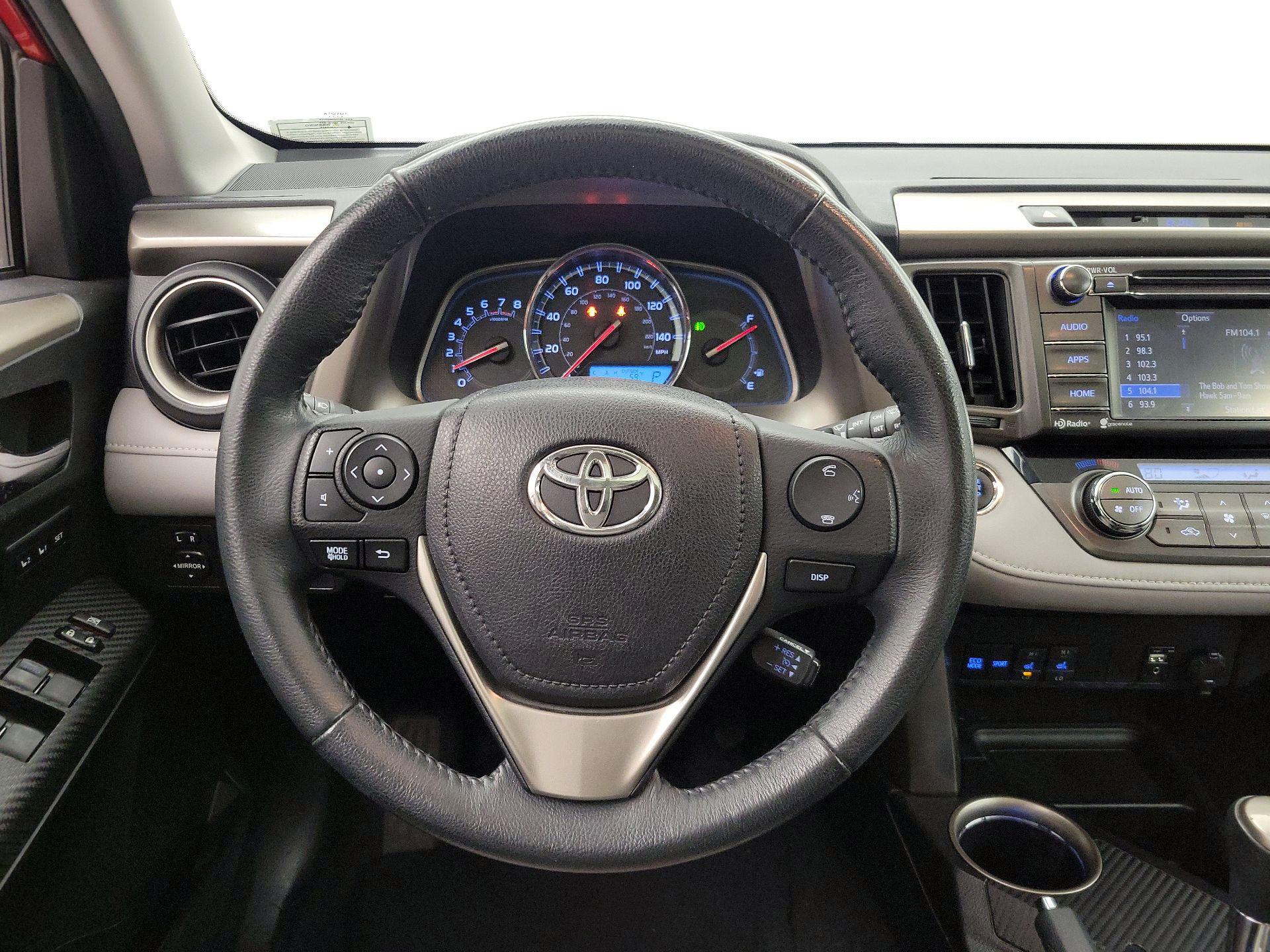 Thumbnail: 2015 Toyota RAV4 - 10