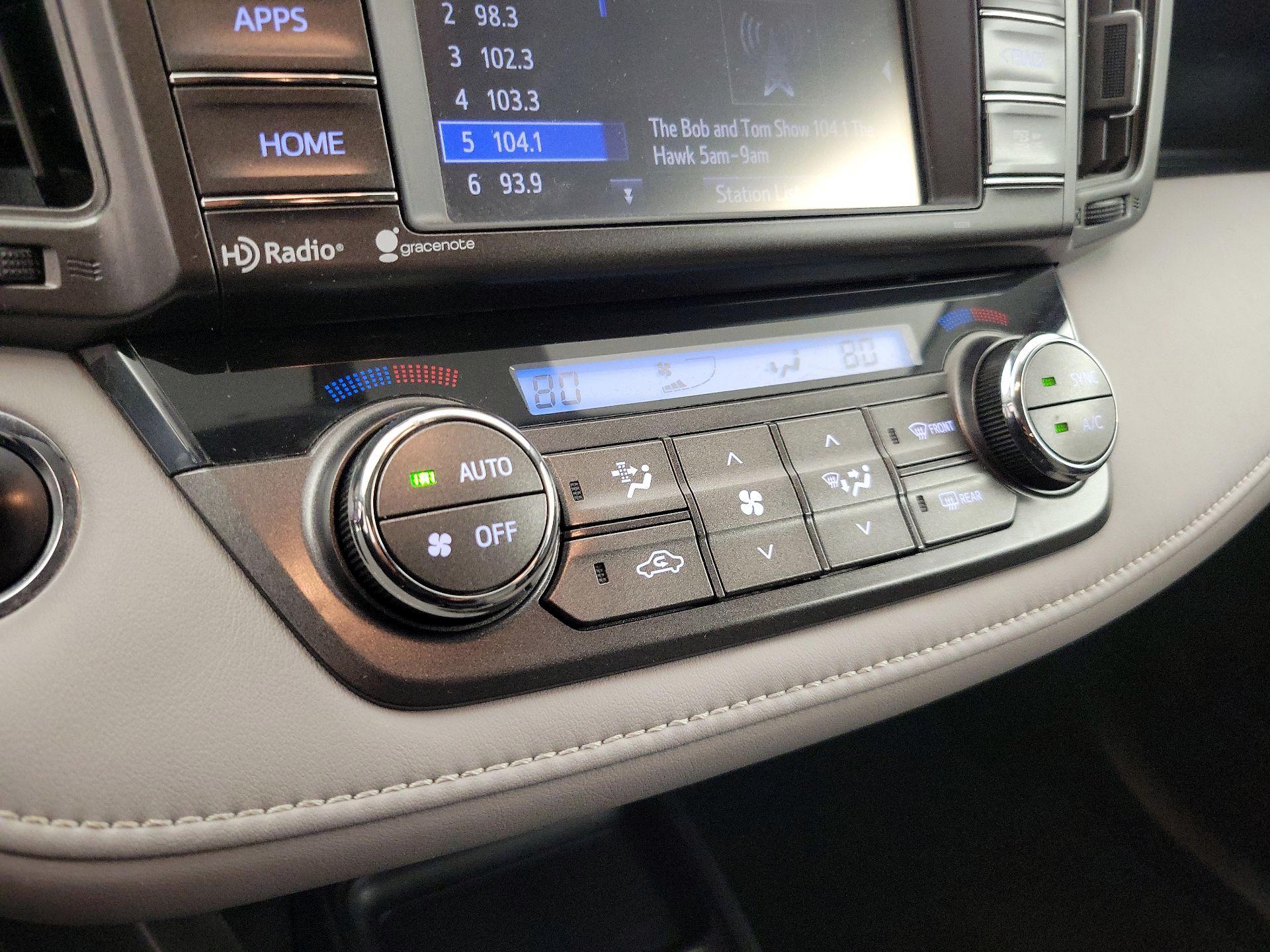 Thumbnail: 2015 Toyota RAV4 - 16