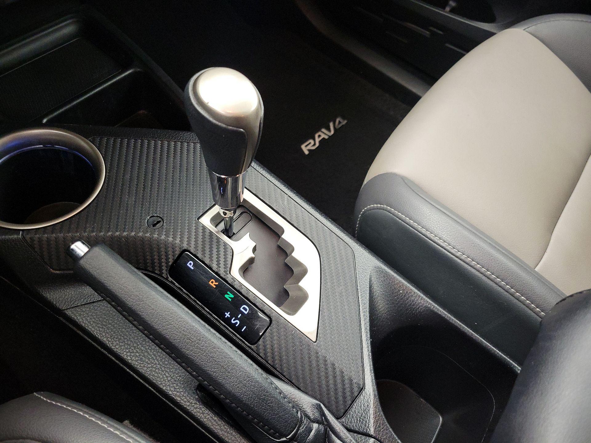 Thumbnail: 2015 Toyota RAV4 - 17