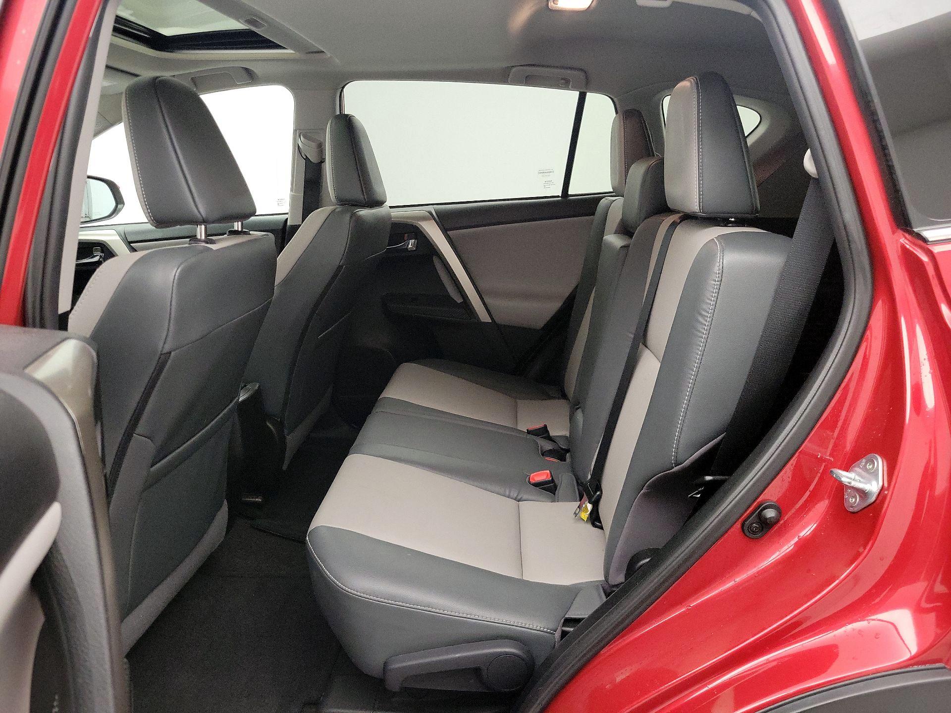 Thumbnail: 2015 Toyota RAV4 - 20